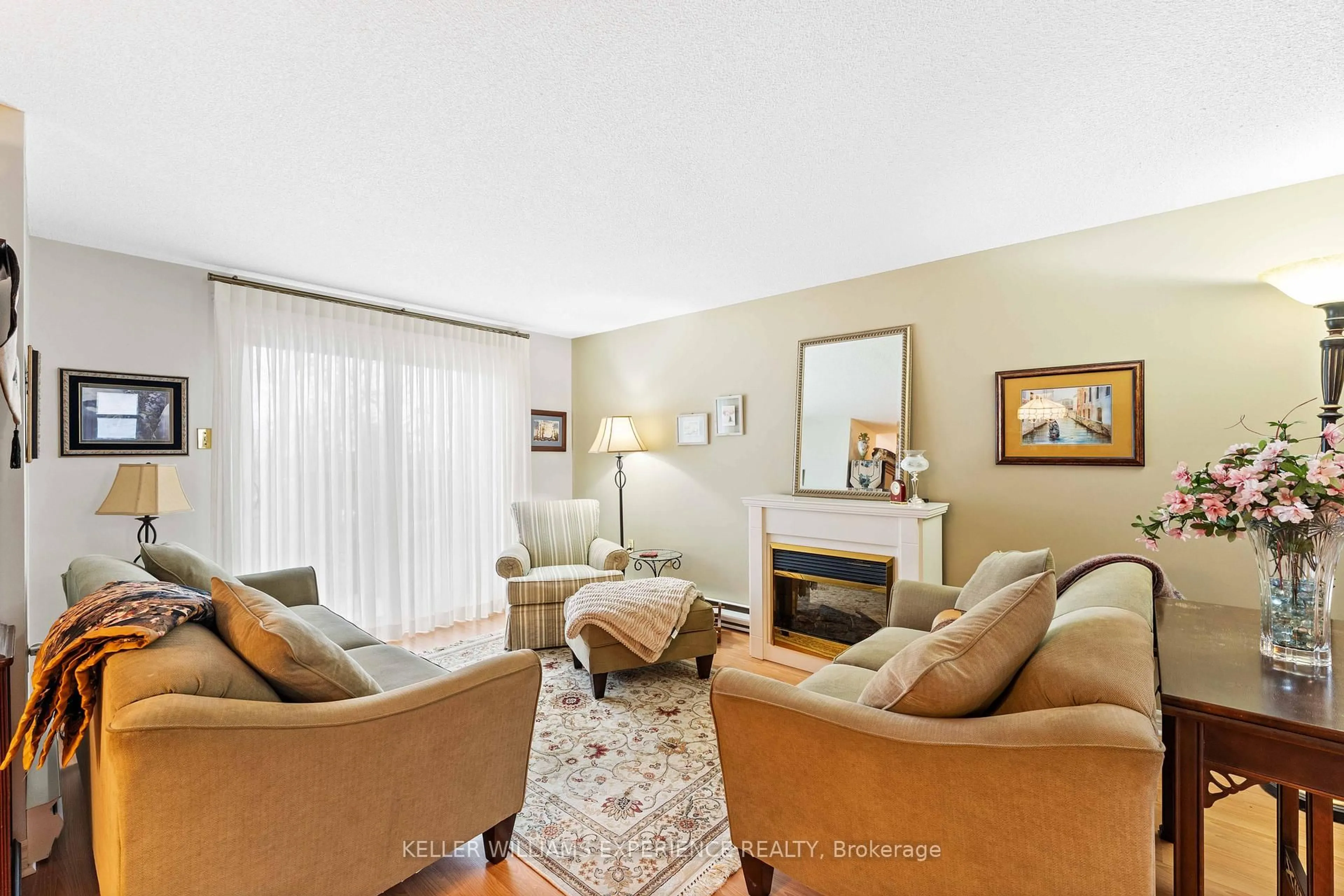 Living room with furniture, unknown for 15 Pheasant Tr, Barrie Ontario L4N 6W4