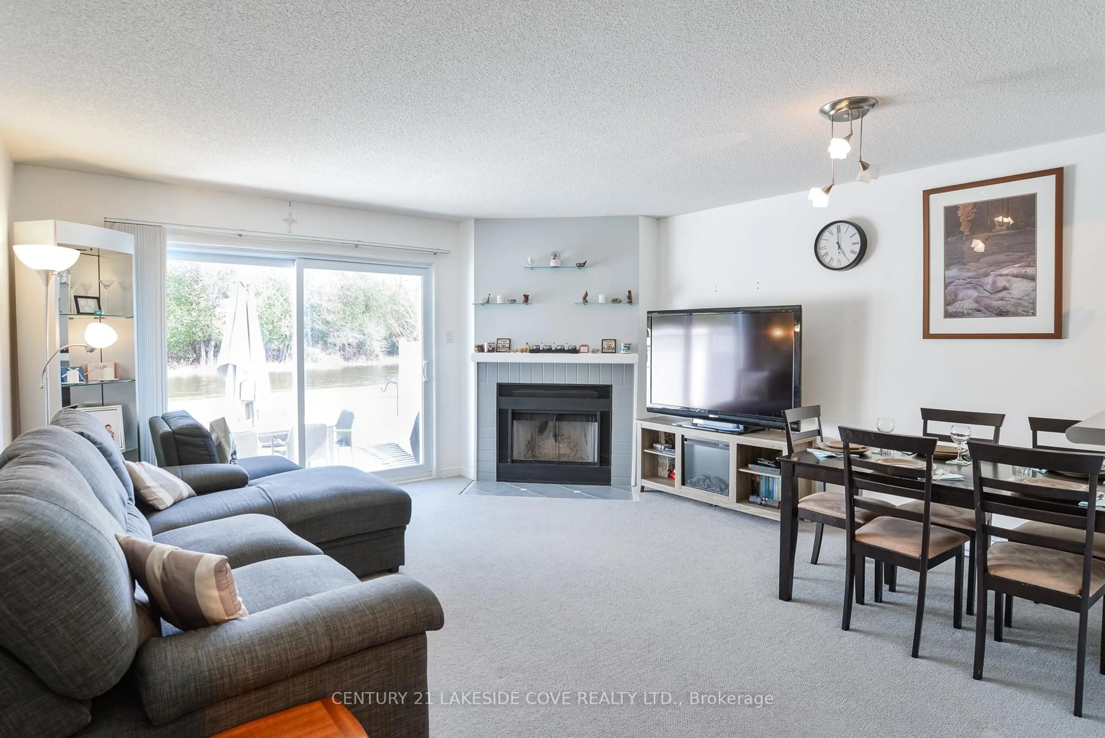 Living room with furniture, unknown for 71 Laguna Pkwy #Unit 19, Ramara Ontario L0K 1B0