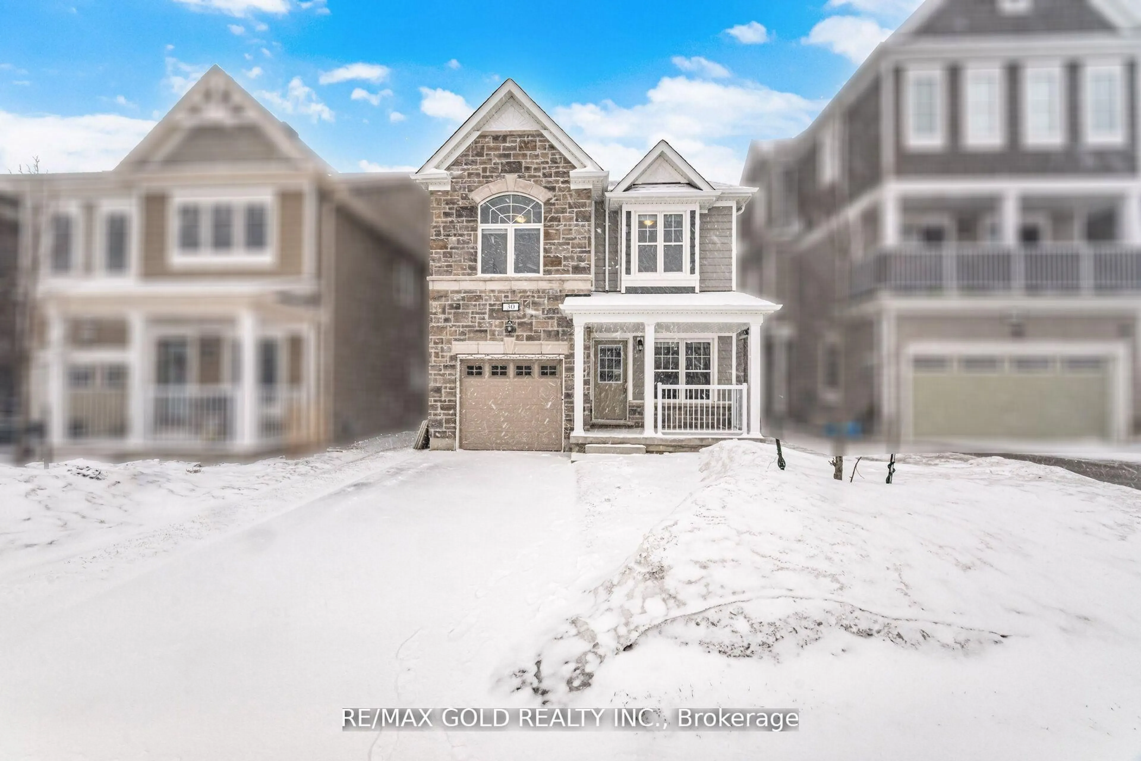 Home with vinyl exterior material, street for 30 Hills Thistle Dr, Wasaga Beach Ontario L9E 0J3