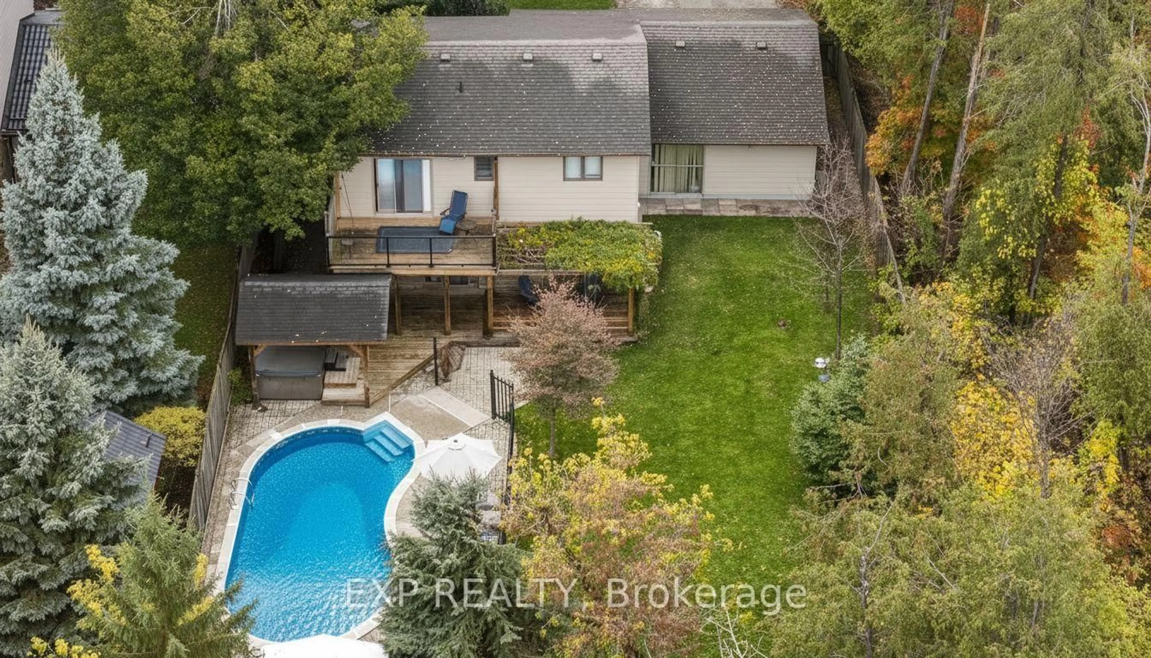 A pic from outside/outdoor area/front of a property/back of a property/a pic from drone, unknown for 381 Cox Mill Rd, Barrie Ontario L4N 7S8