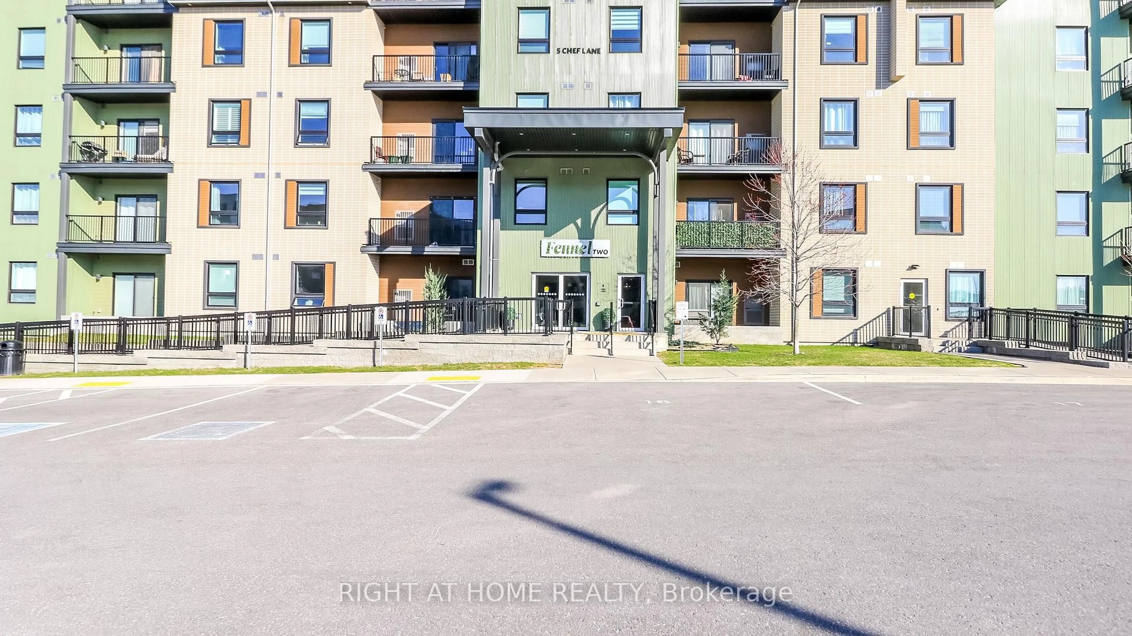 A pic from outside/outdoor area/front of a property/back of a property/a pic from drone, unknown for 5 Chef Lane #510, Barrie Ontario L9J 0J8