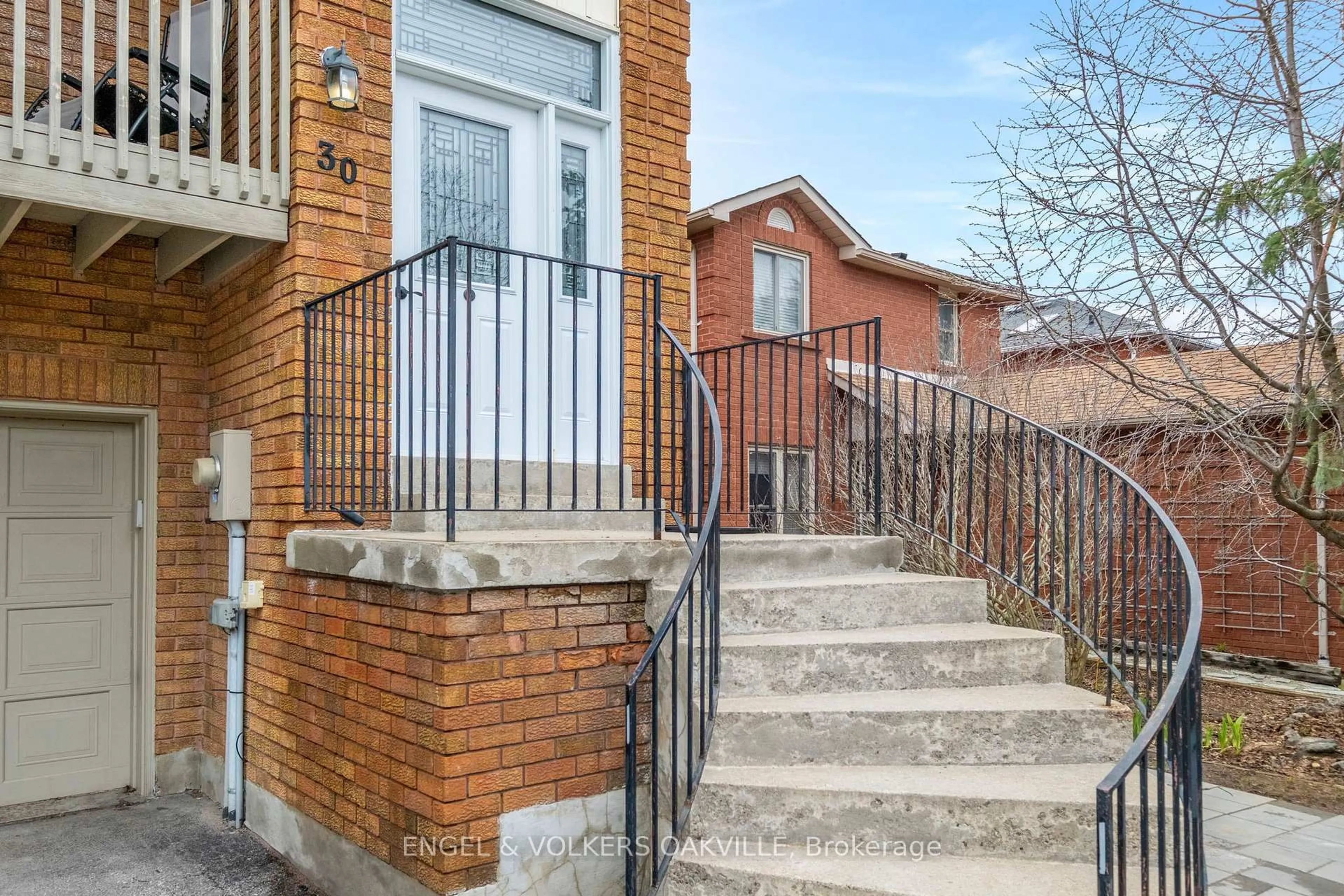 Unknown for 30 PORRITT St, Barrie Ontario L4N 6Y3