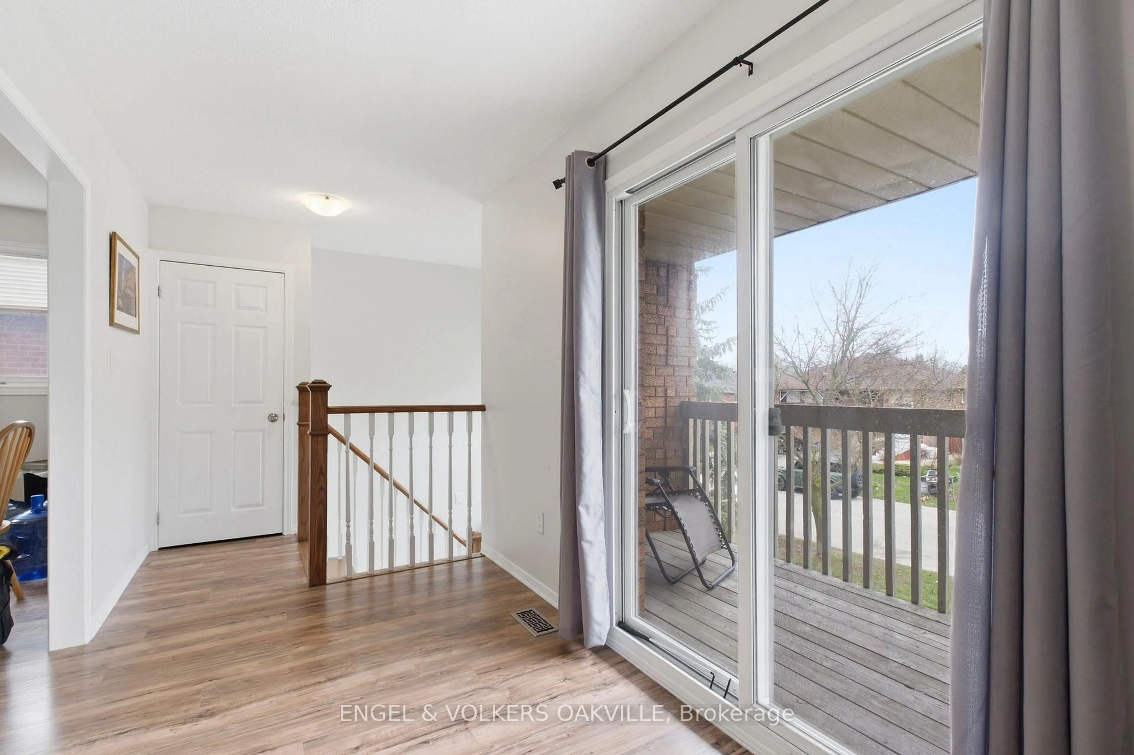 Indoor entryway for 30 PORRITT St, Barrie Ontario L4N 6Y3