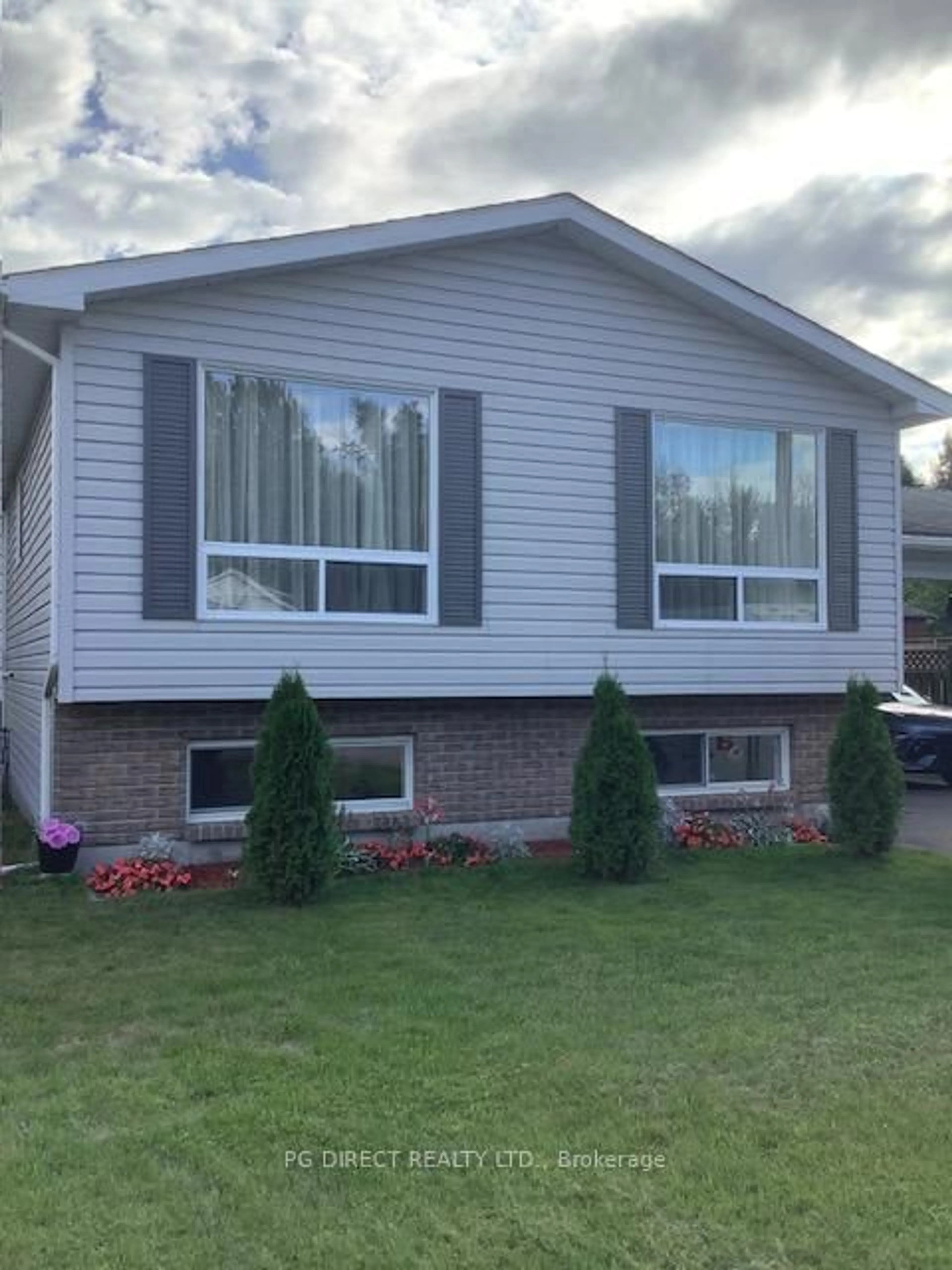 Home with vinyl exterior material, street for 9 Brick Pond Rd, Severn Ontario L0K 1E0