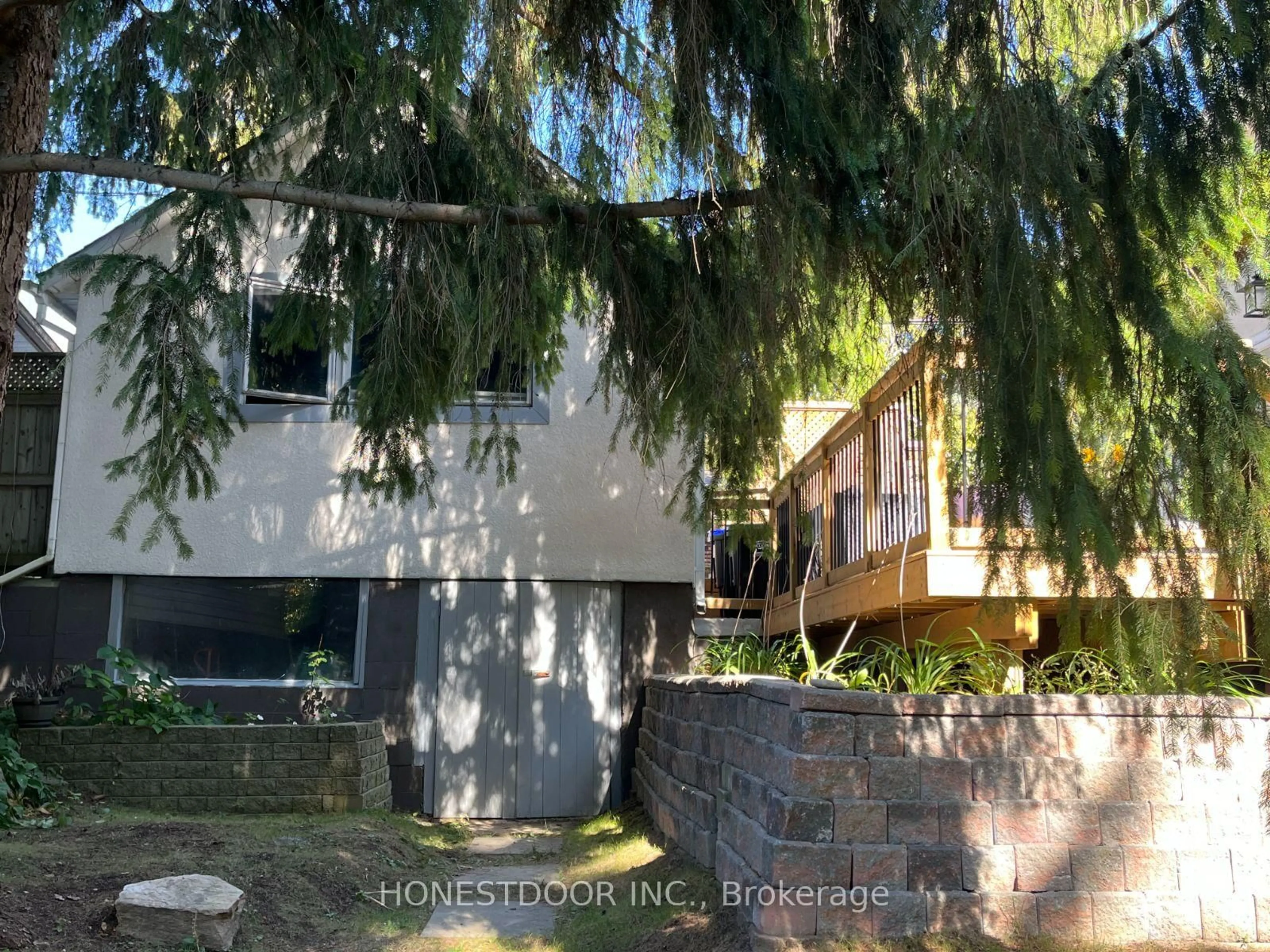 A pic from outside/outdoor area/front of a property/back of a property/a pic from drone, street for 2015 Ridge Rd, Oro-Medonte Ontario L0L 2L0