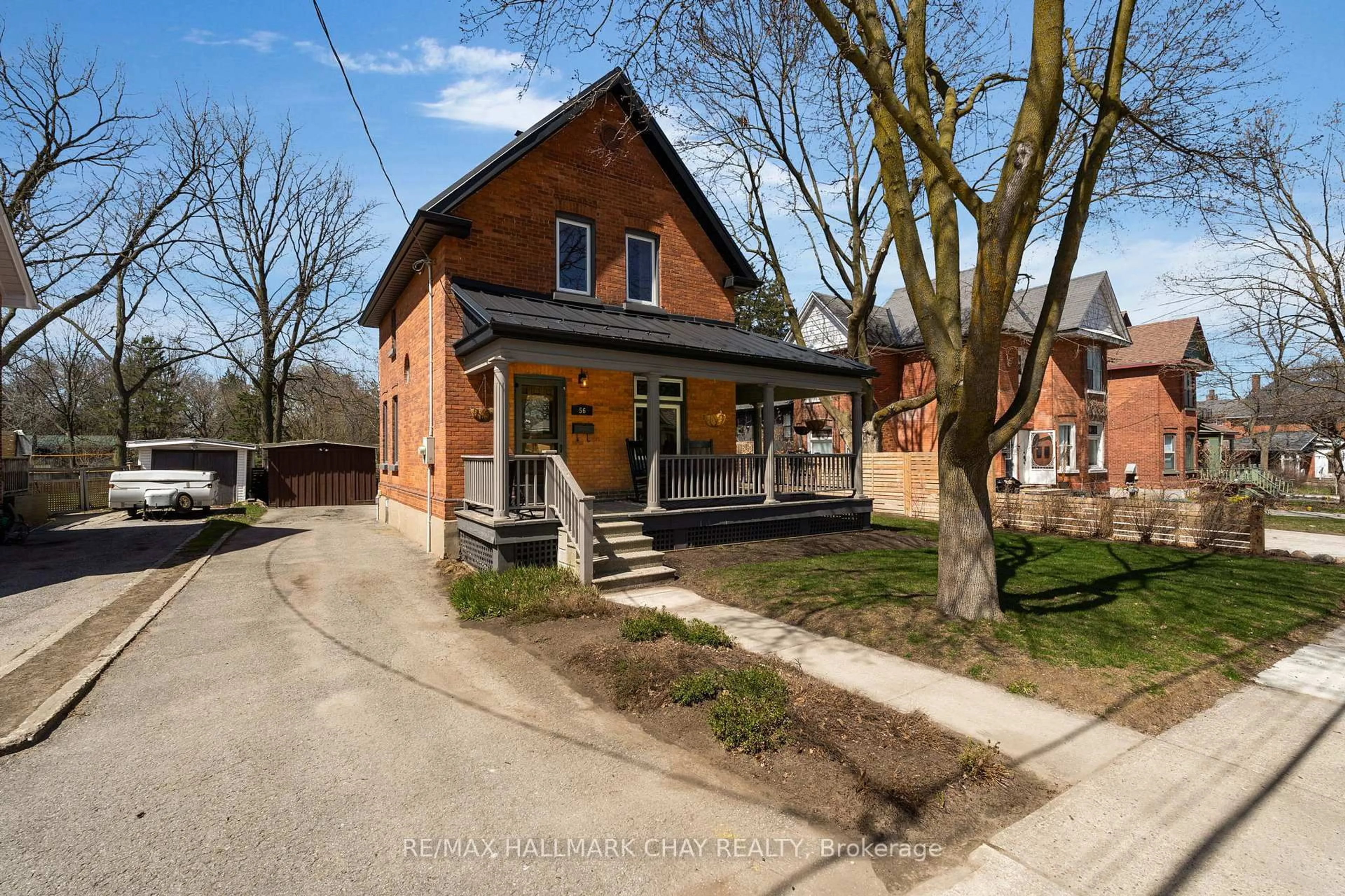 Home with brick exterior material, street for 56 William St, Barrie Ontario L4N 3J6