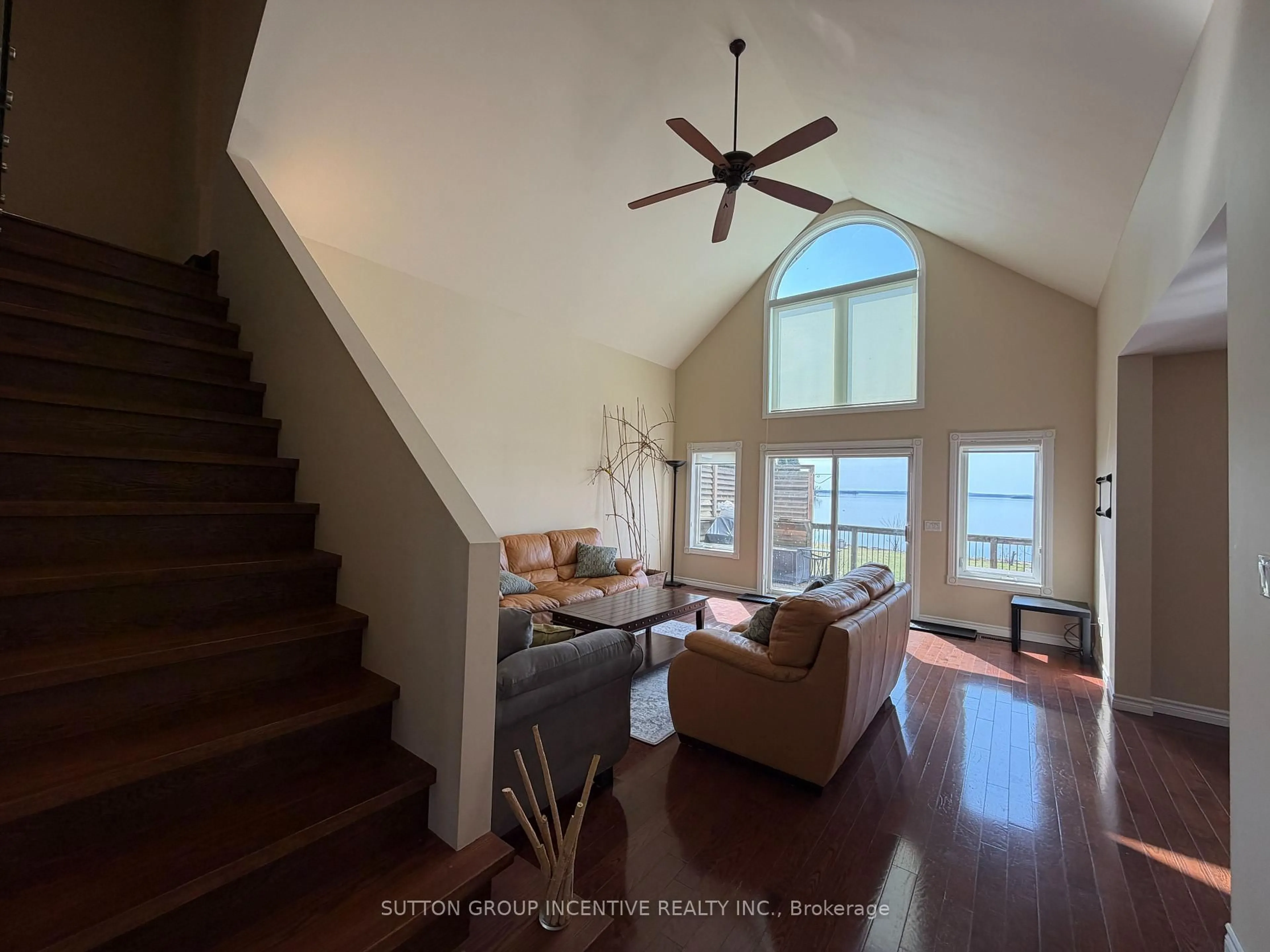 Living room with furniture, unknown for 10 Misty Crt, Ramara Ontario L0K 1B0