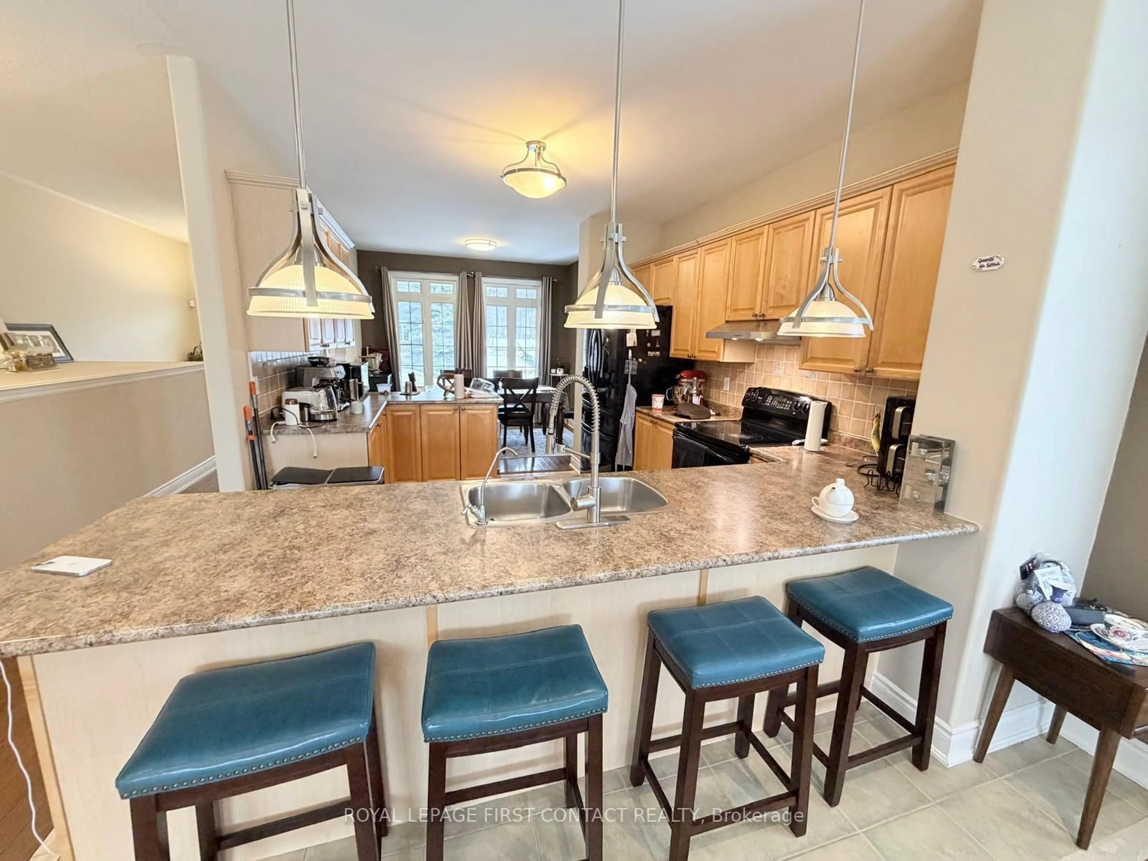 Open concept kitchen, ceramic/tile floor for 1 MASTERS Lane, Wasaga Beach Ontario L9Z 1S9