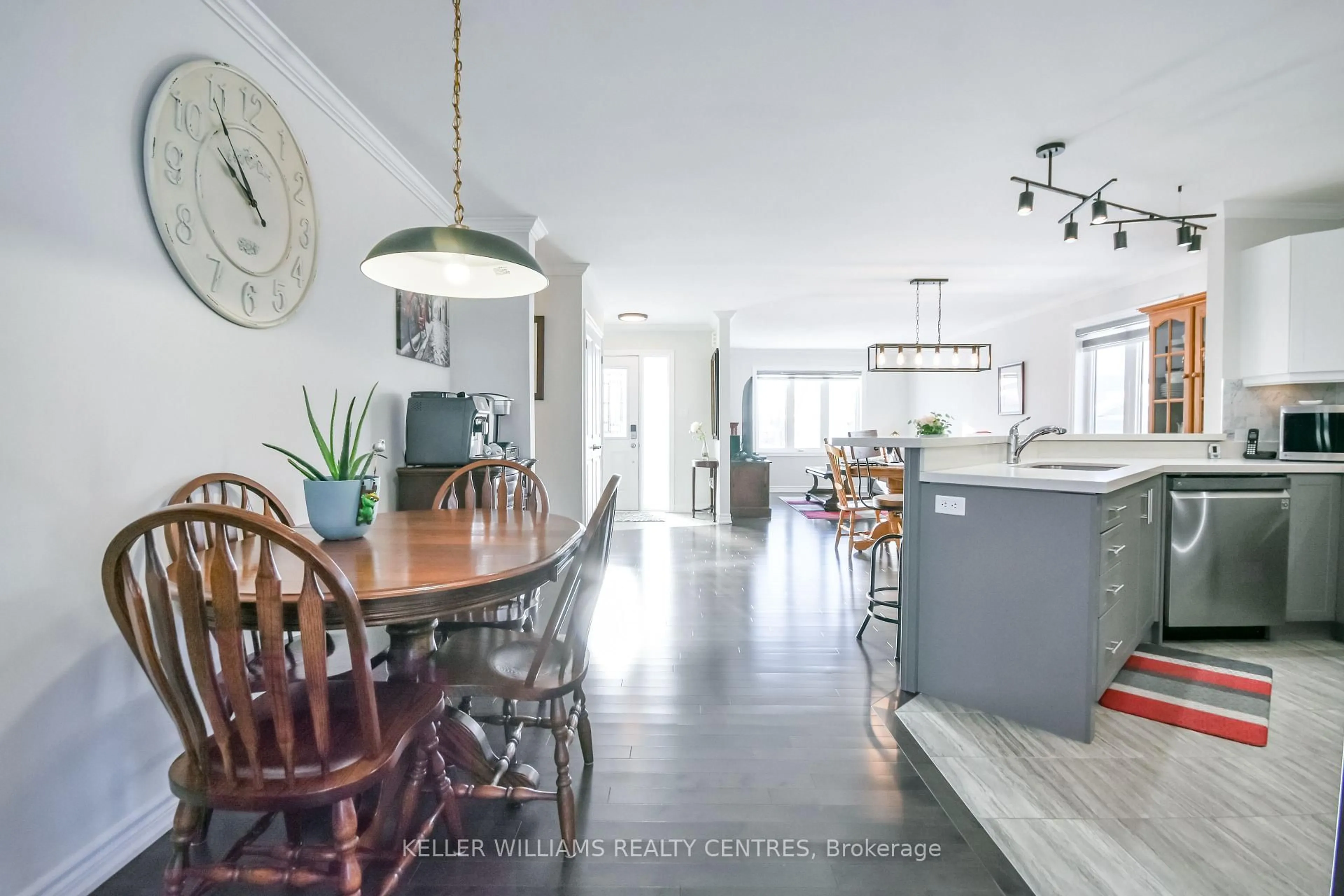 Open concept kitchen, unknown for 10 Sinclair Cres, Ramara Ontario L3V 8K1