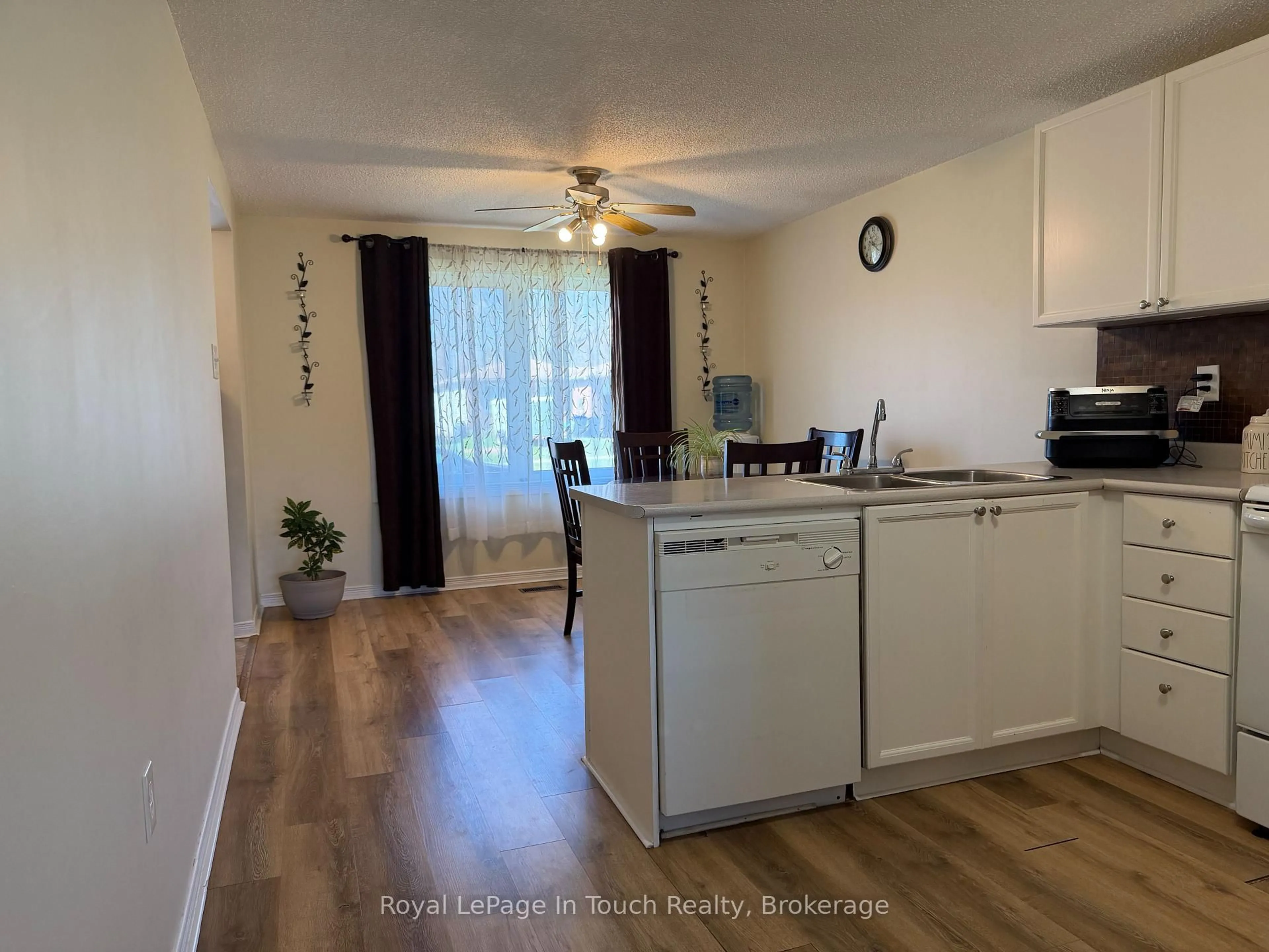 Unknown for 726 Frazer Dr, Midland Ontario L4R 5C7