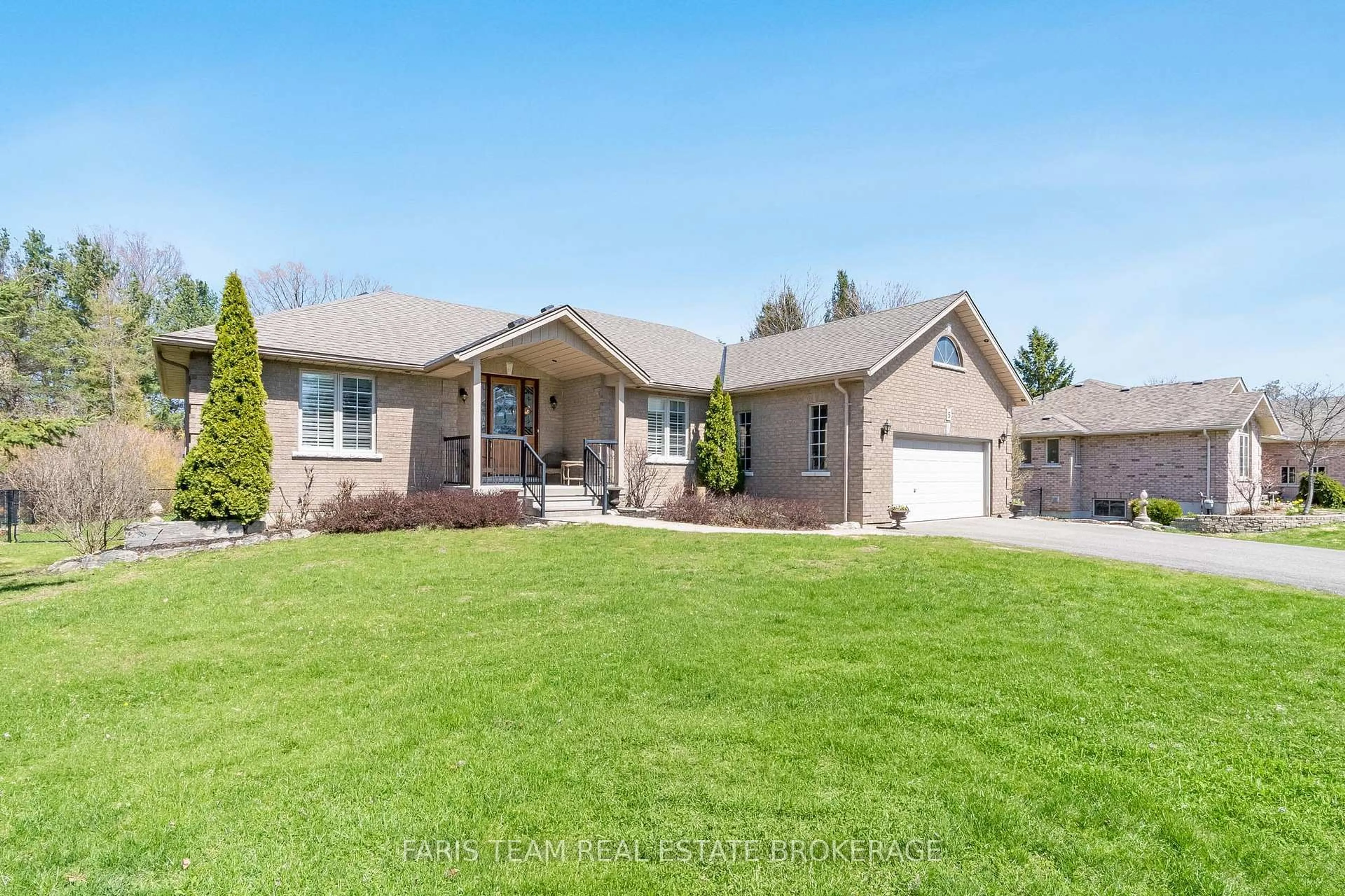 Home with brick exterior material, street for 5 Blake Crt, Wasaga Beach Ontario L9Z 1R8