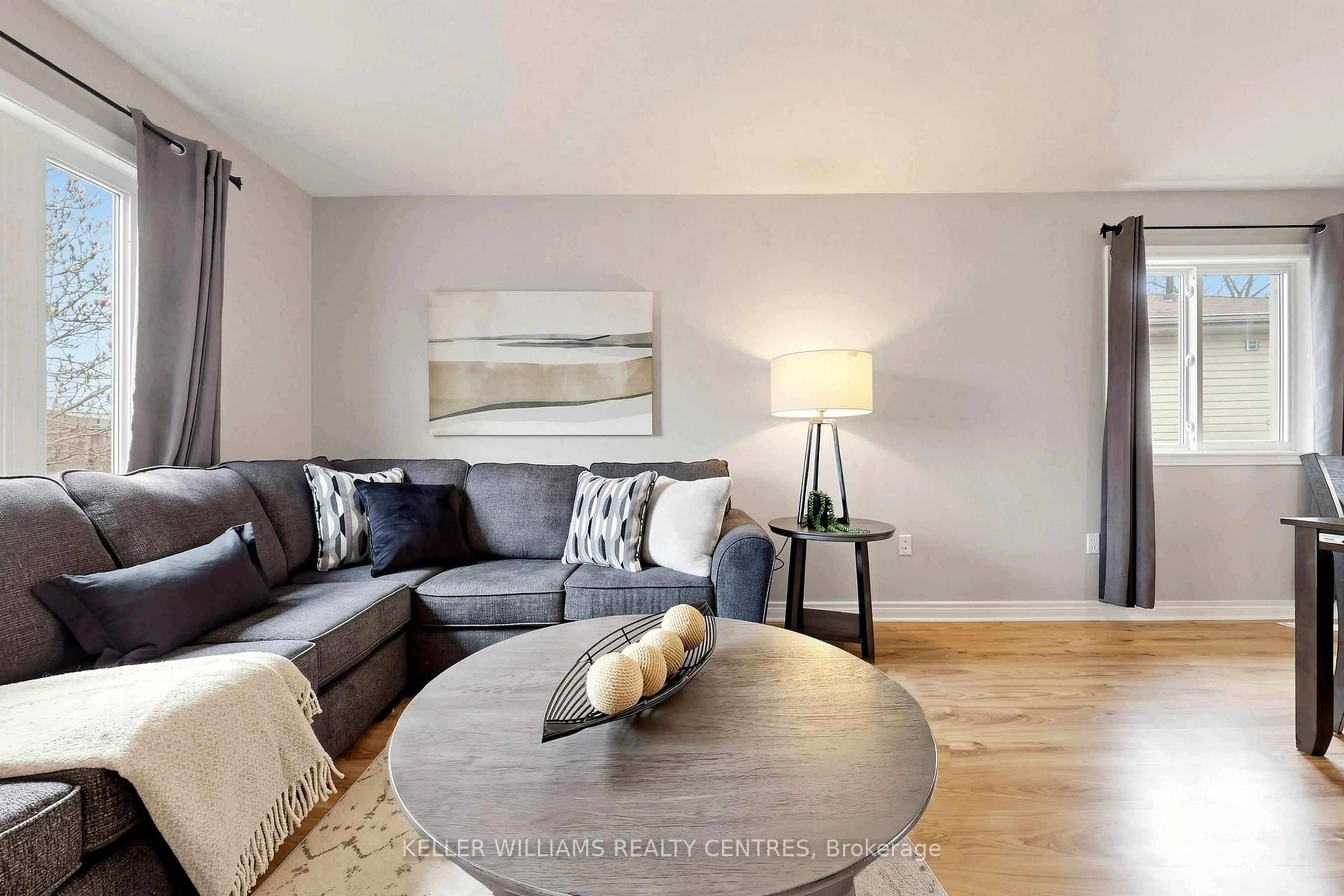 Living room with furniture, unknown for 171 Marsellus Dr, Barrie Ontario L4N 8V7