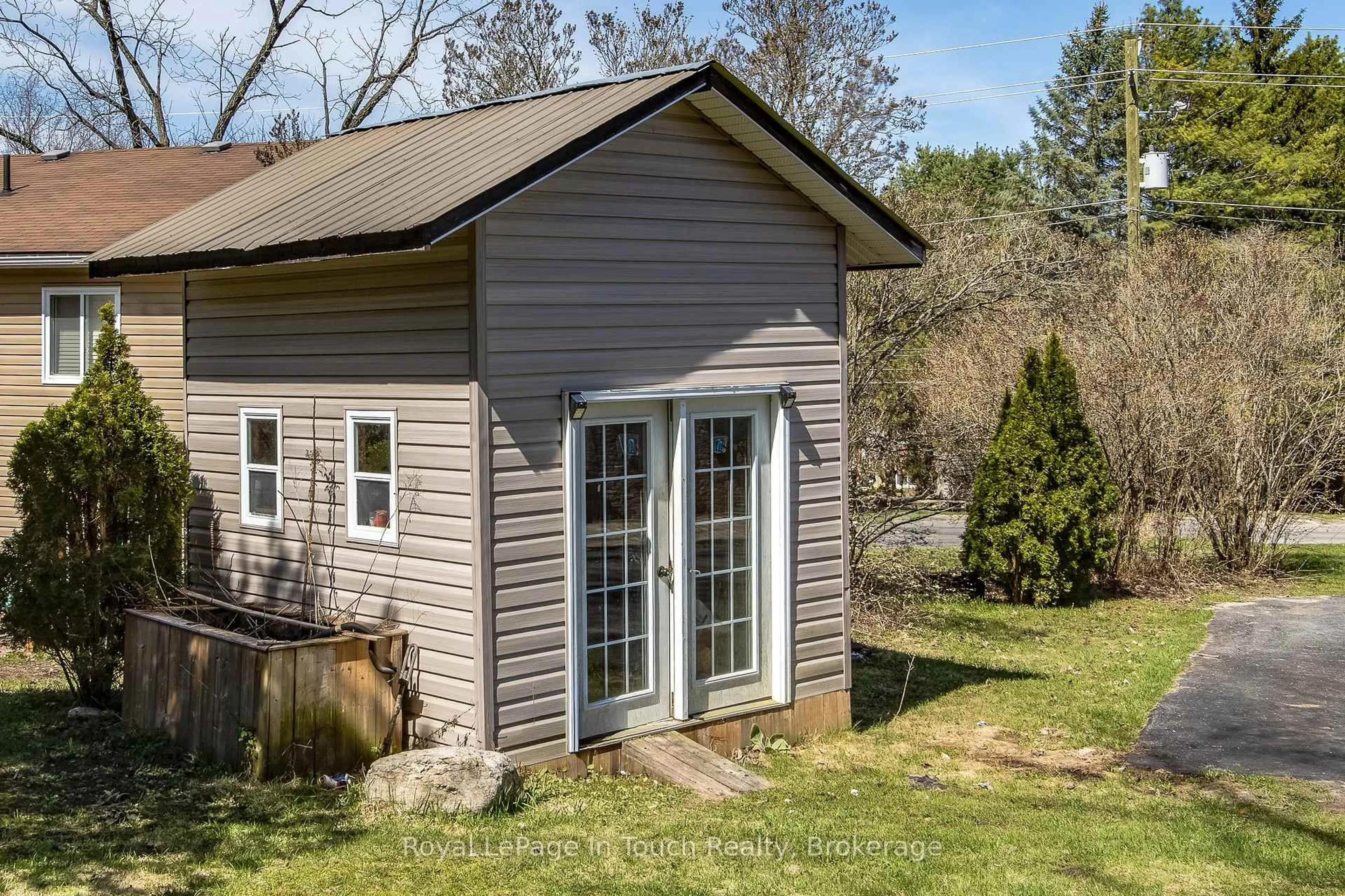 Shed for 397 William St, Tay Ontario L0K 2A0