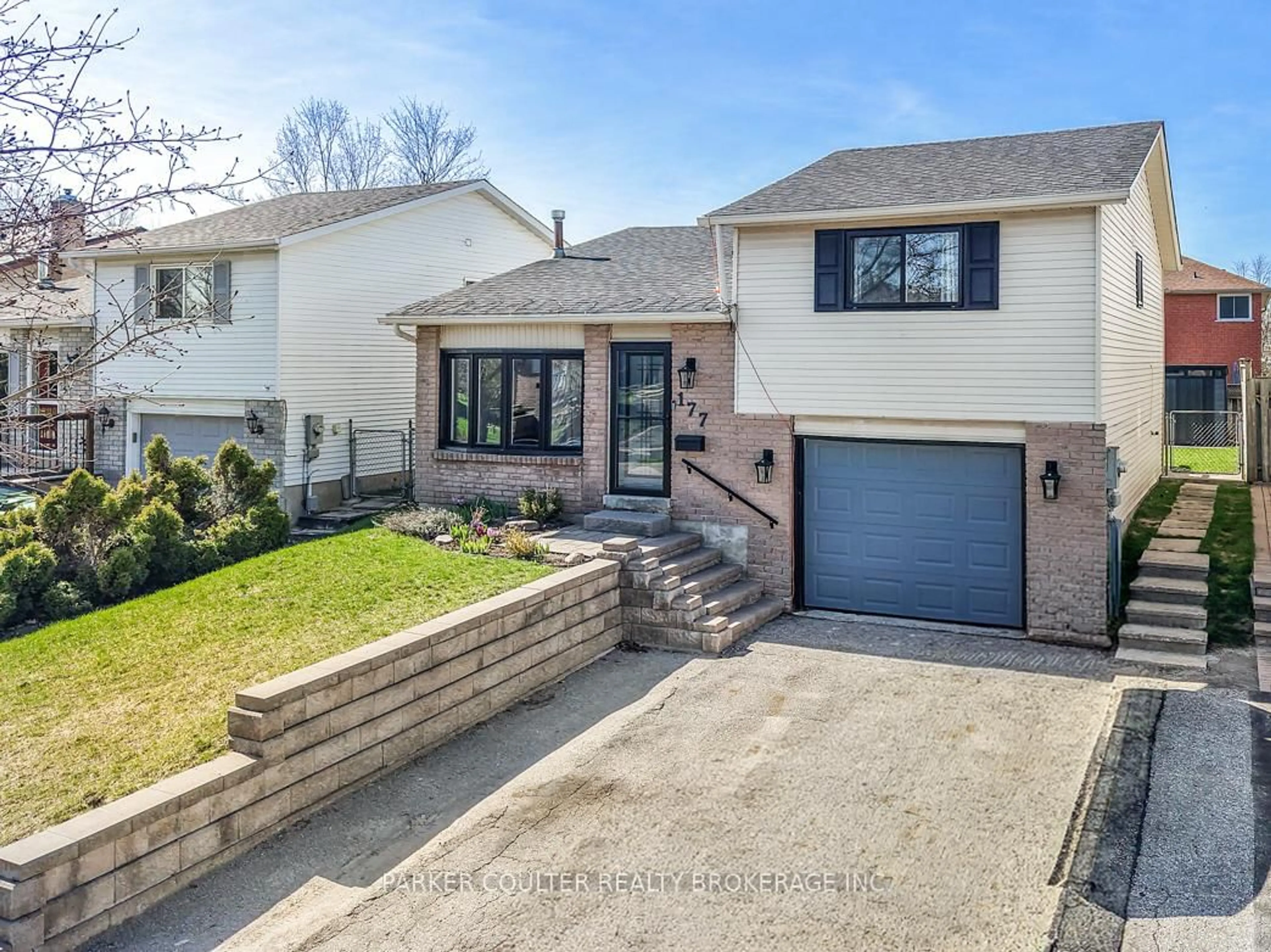 Home with brick exterior material, street for 177 Burns Circ, Barrie Ontario L4N 6A8