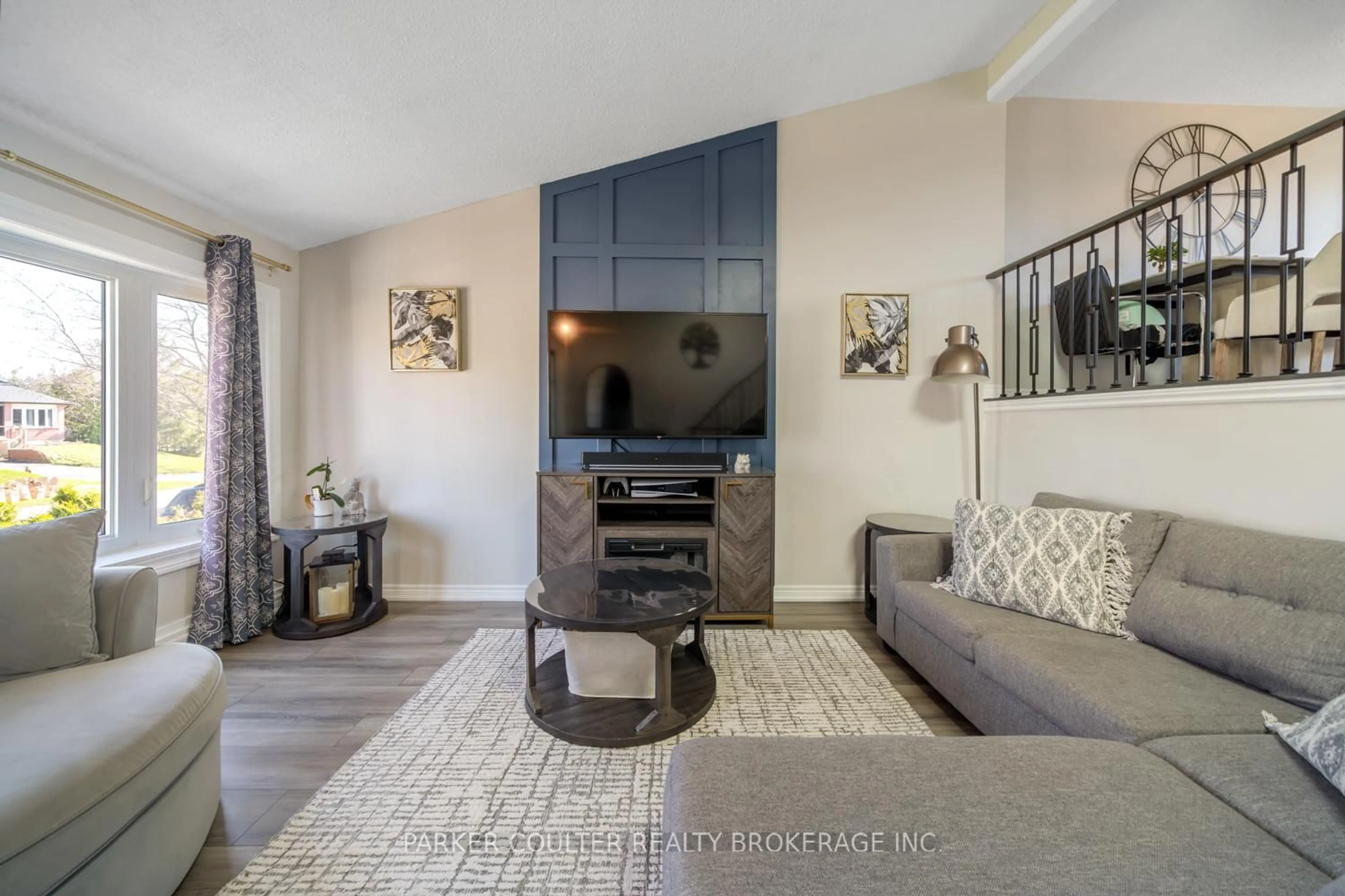 Living room with furniture, unknown for 177 Burns Circ, Barrie Ontario L4N 6A8