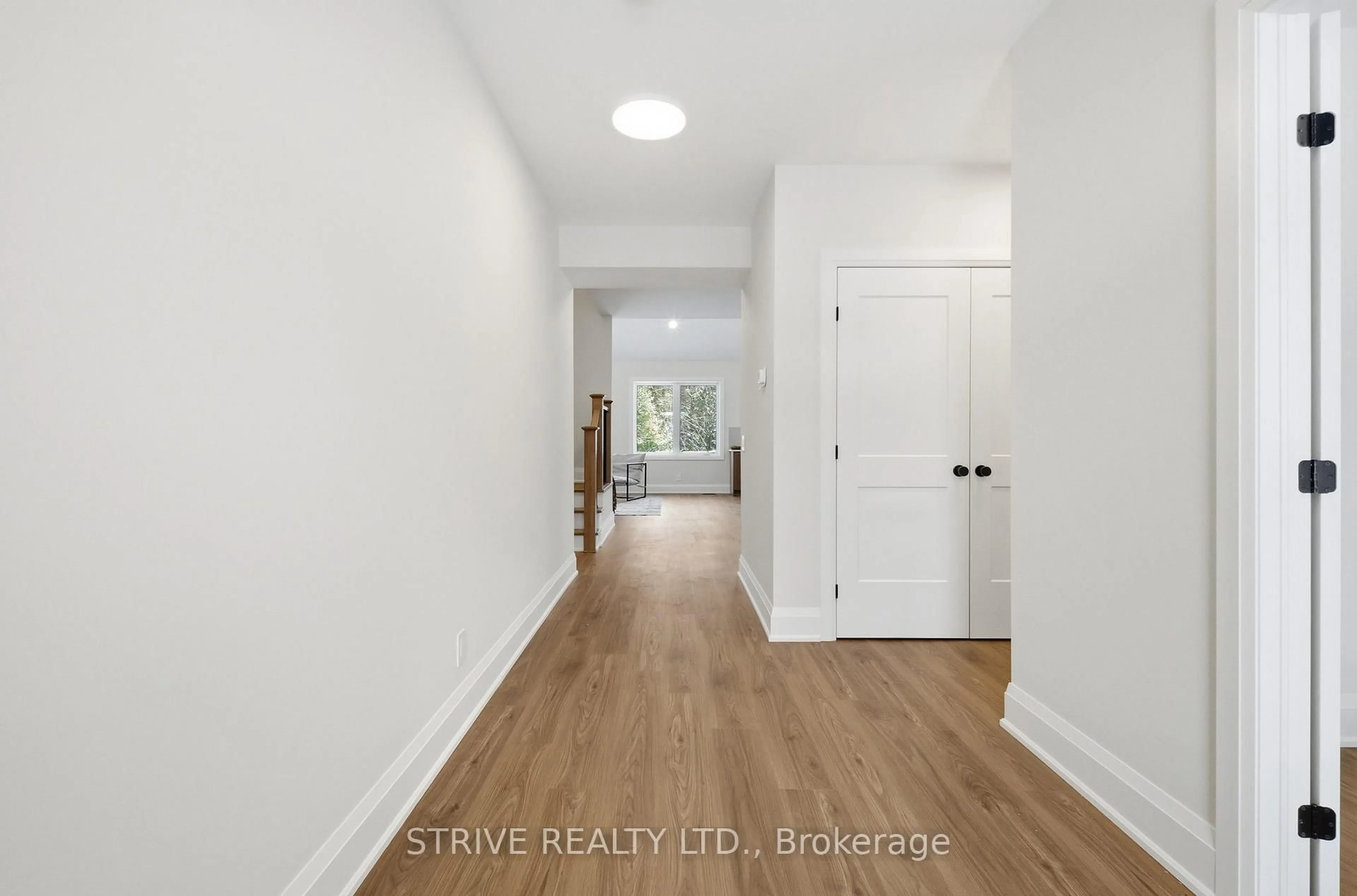 Indoor entryway for 29 Northland Crt, Oro-Medonte Ontario L9J 1C4