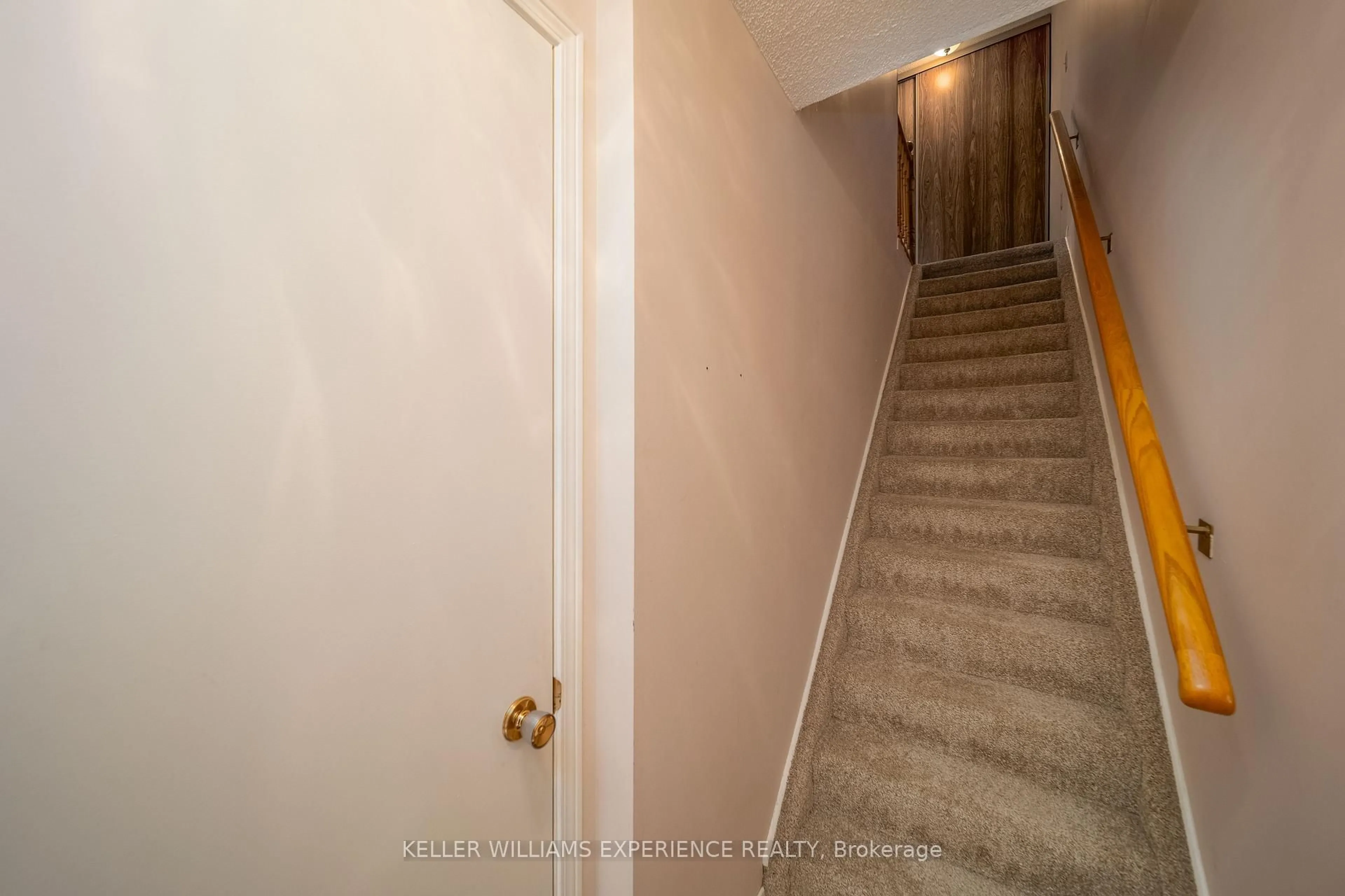 Stairs for 1104 Loggers Ru #3, Barrie Ontario L4N 7K1
