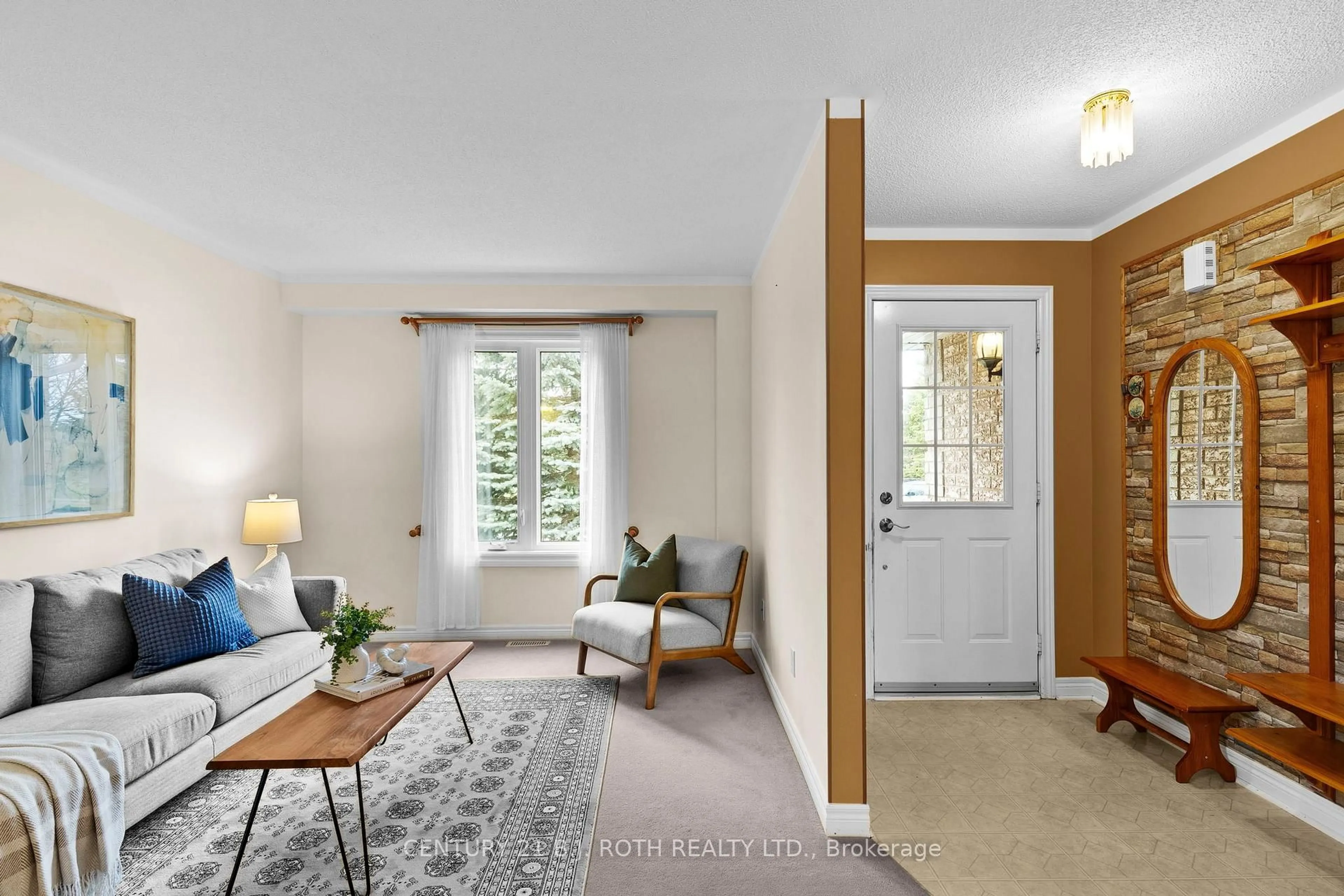 Indoor entryway for 119 Holly Meadow Rd, Barrie Ontario L4N 9Z6