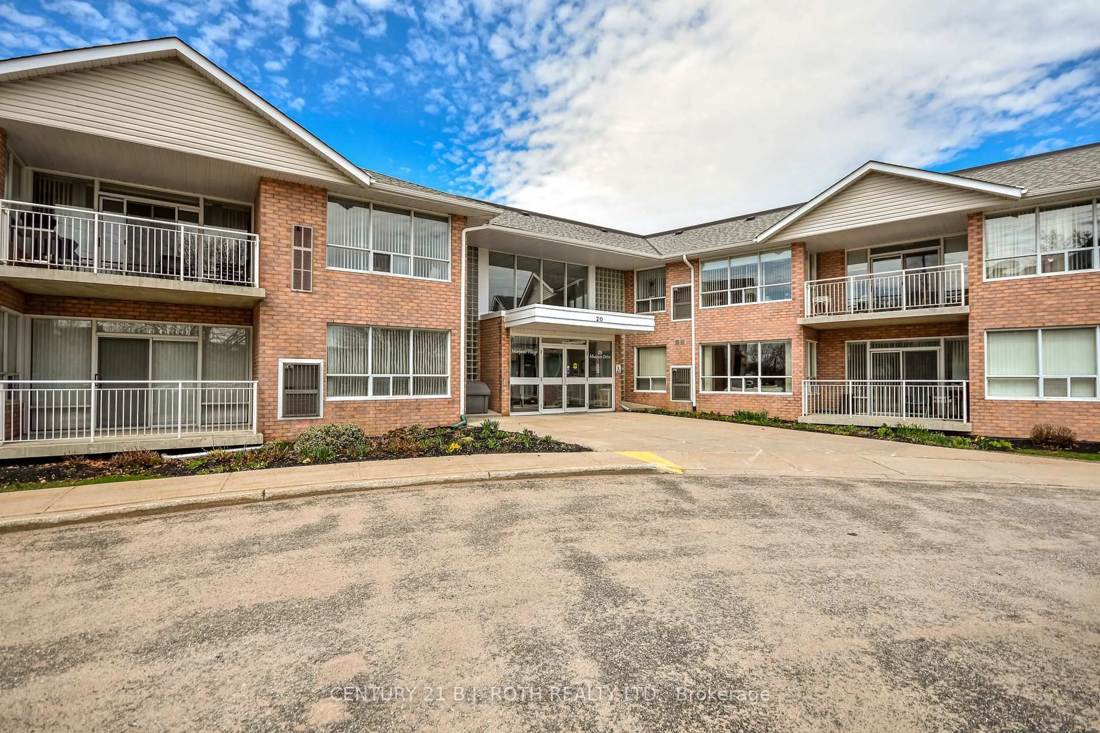 Patio, building for 20 Museum Dr #210, Orillia Ontario L3V 7T9