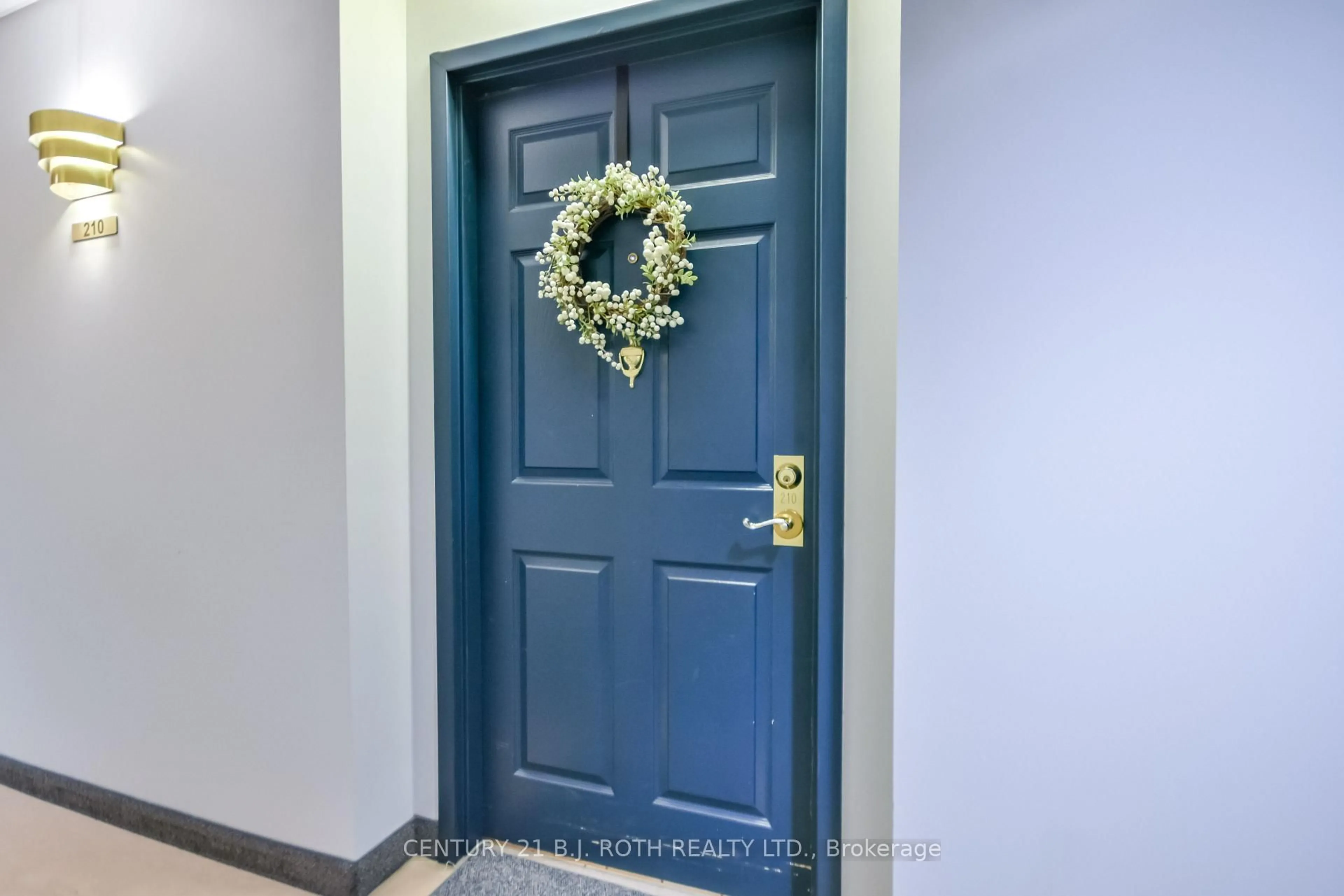 Indoor entryway for 20 Museum Dr #210, Orillia Ontario L3V 7T9