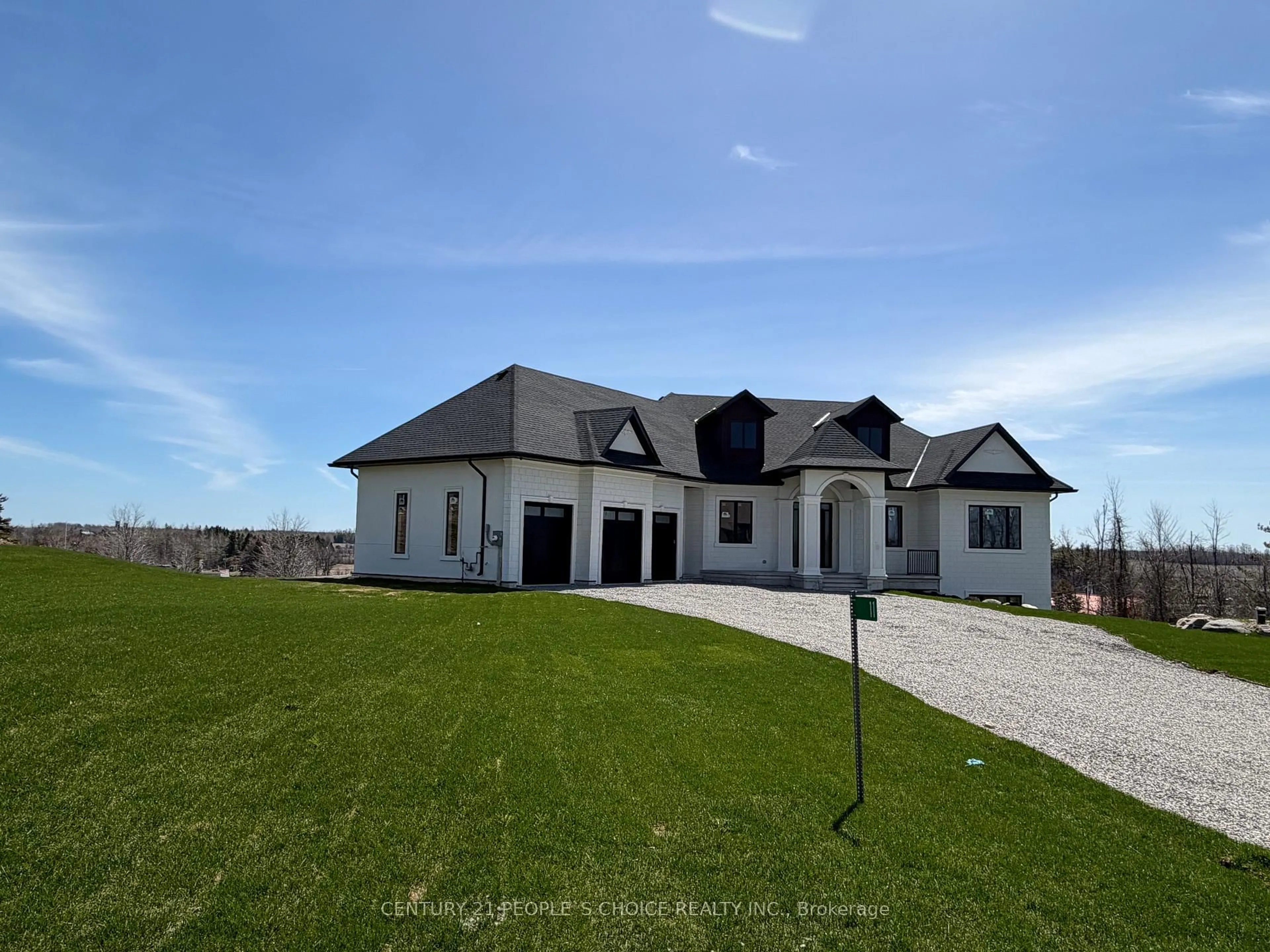 A pic from outside/outdoor area/front of a property/back of a property/a pic from drone, building for 11 Caldwell Dr, Oro-Medonte Ontario L0L 2L0