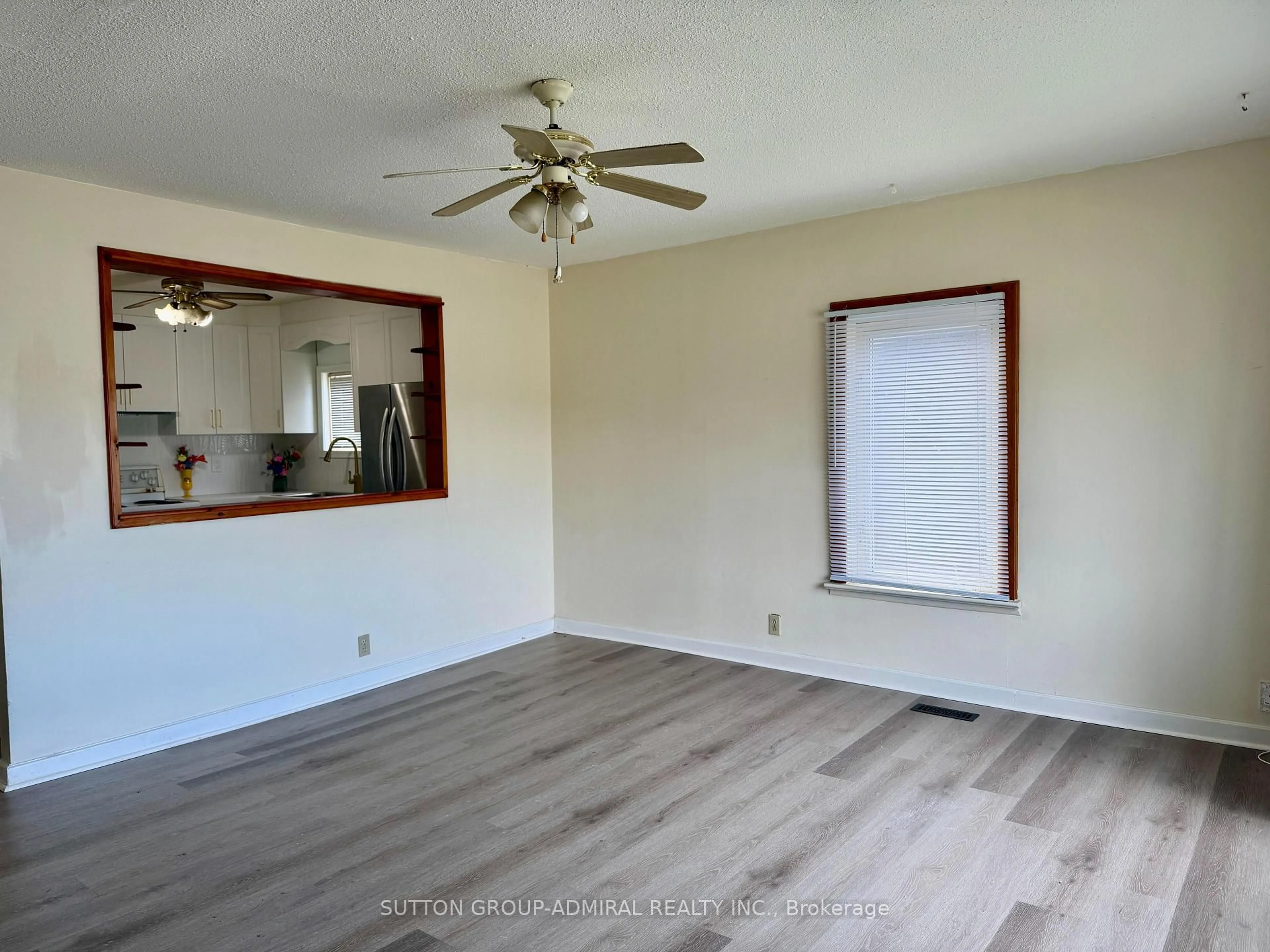A pic of a room for 177 Atherley Rd, Orillia Ontario L3V 1N5