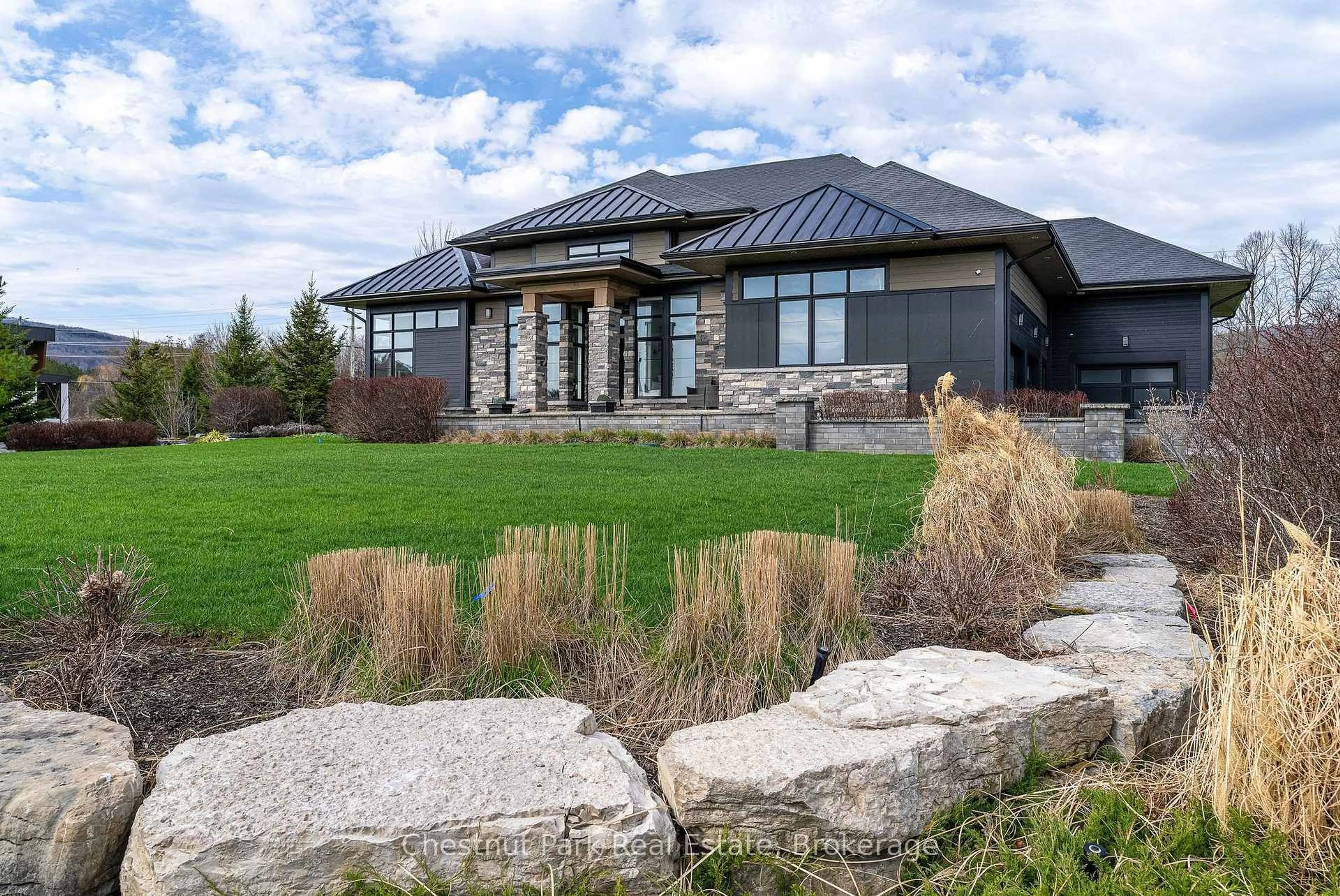 Home with brick exterior material, unknown for 1 Windrose Valley Blvd, Clearview Ontario L9Y 0K2