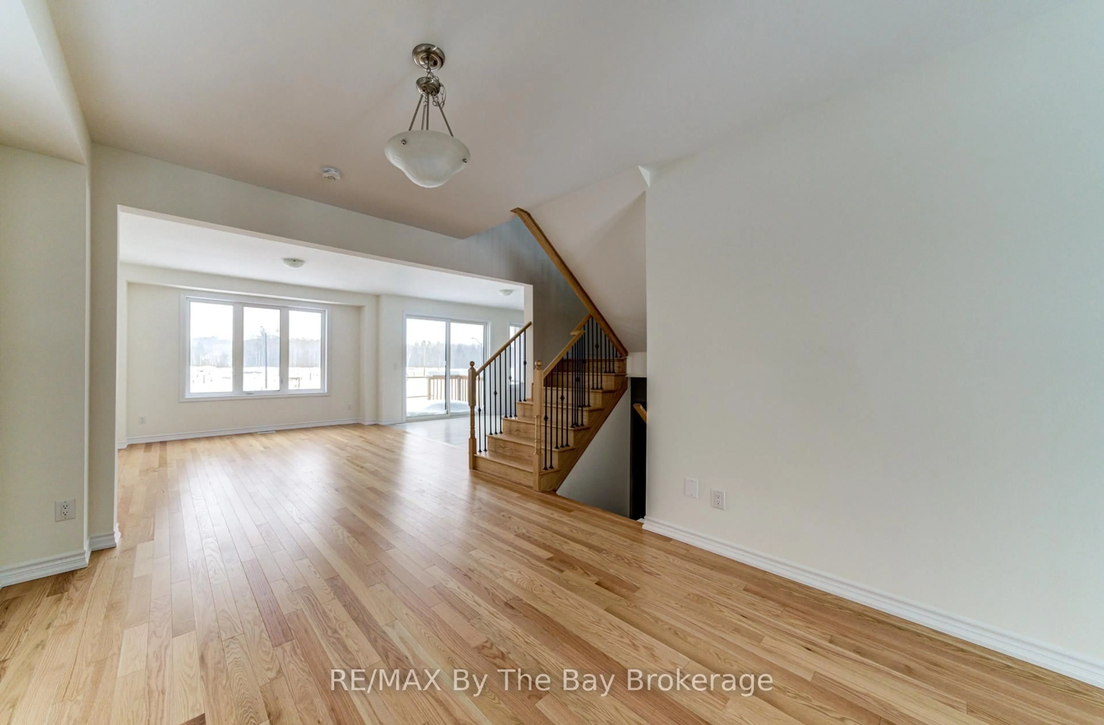 Indoor entryway for 61 Rosanne Circ, Wasaga Beach Ontario L9Z 0M8