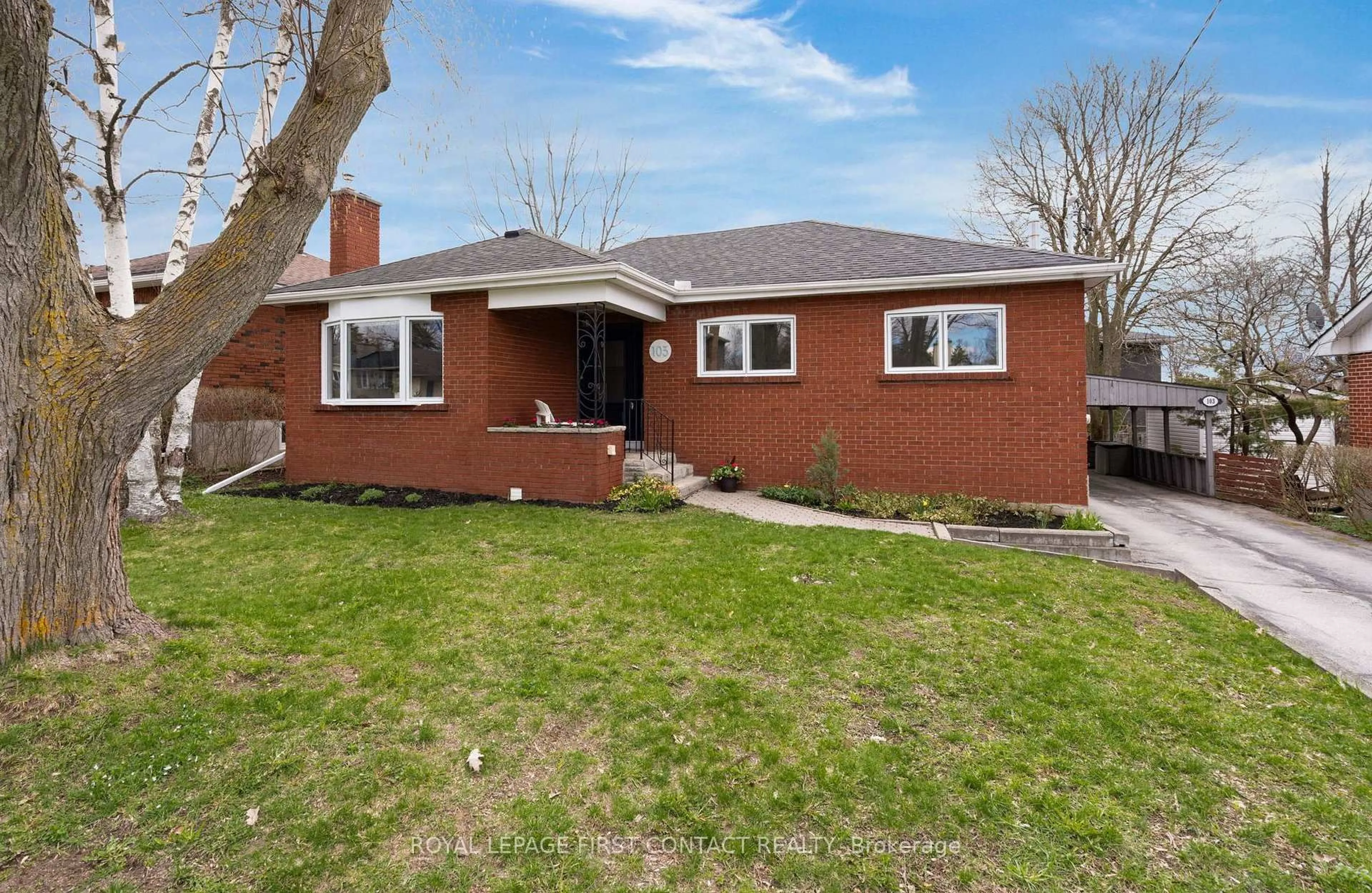 Home with brick exterior material, street for 103 Rodney St, Barrie Ontario L4M 4C2