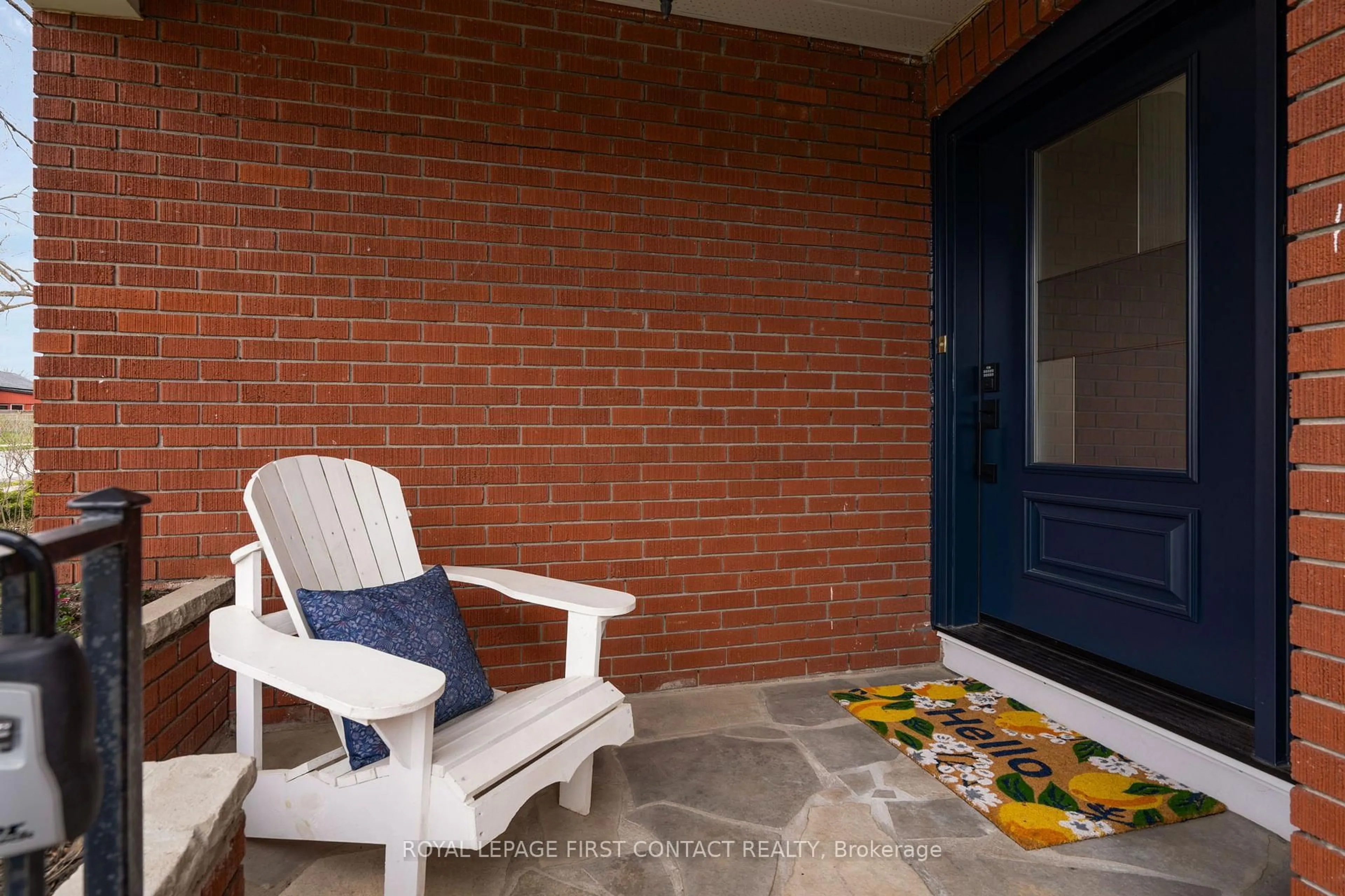 Patio, street for 103 Rodney St, Barrie Ontario L4M 4C2