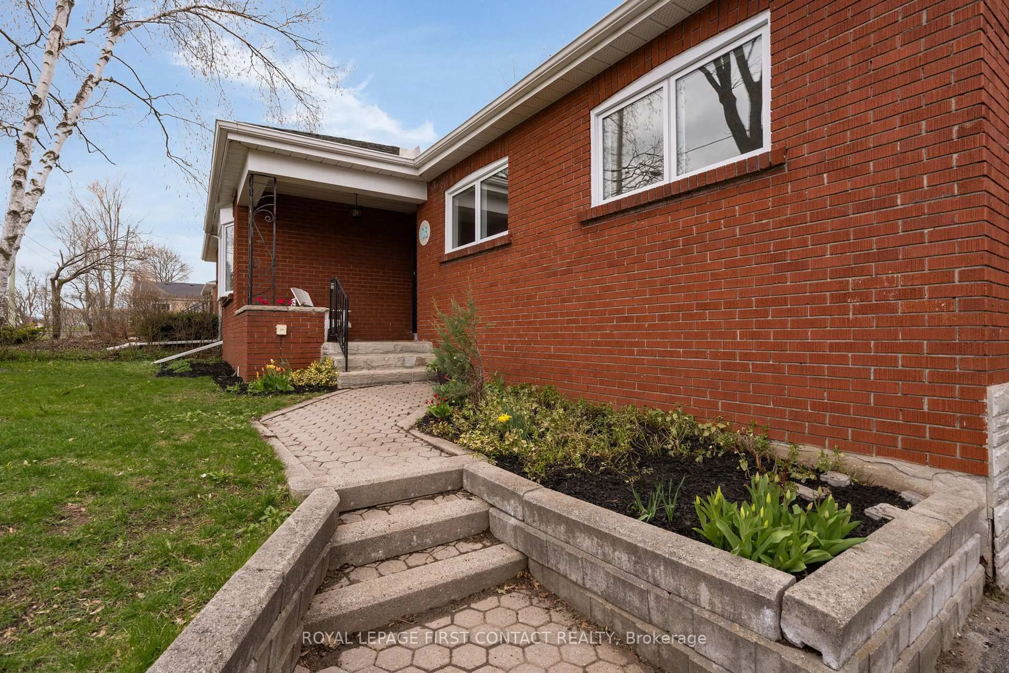 Home with brick exterior material, street for 103 Rodney St, Barrie Ontario L4M 4C2