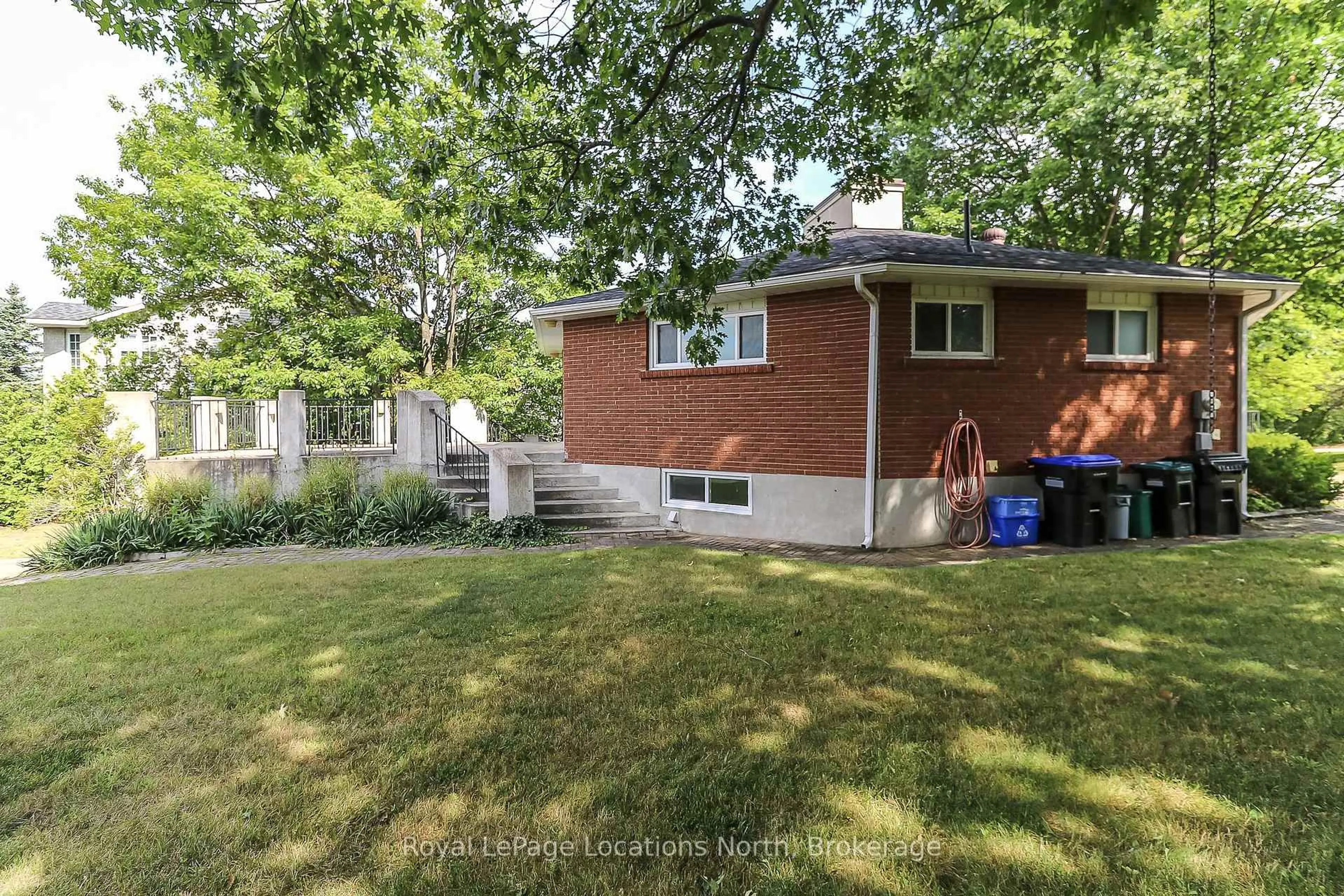 Unknown for 10 SUNSET Crt, Wasaga Beach Ontario L9Z 2A9