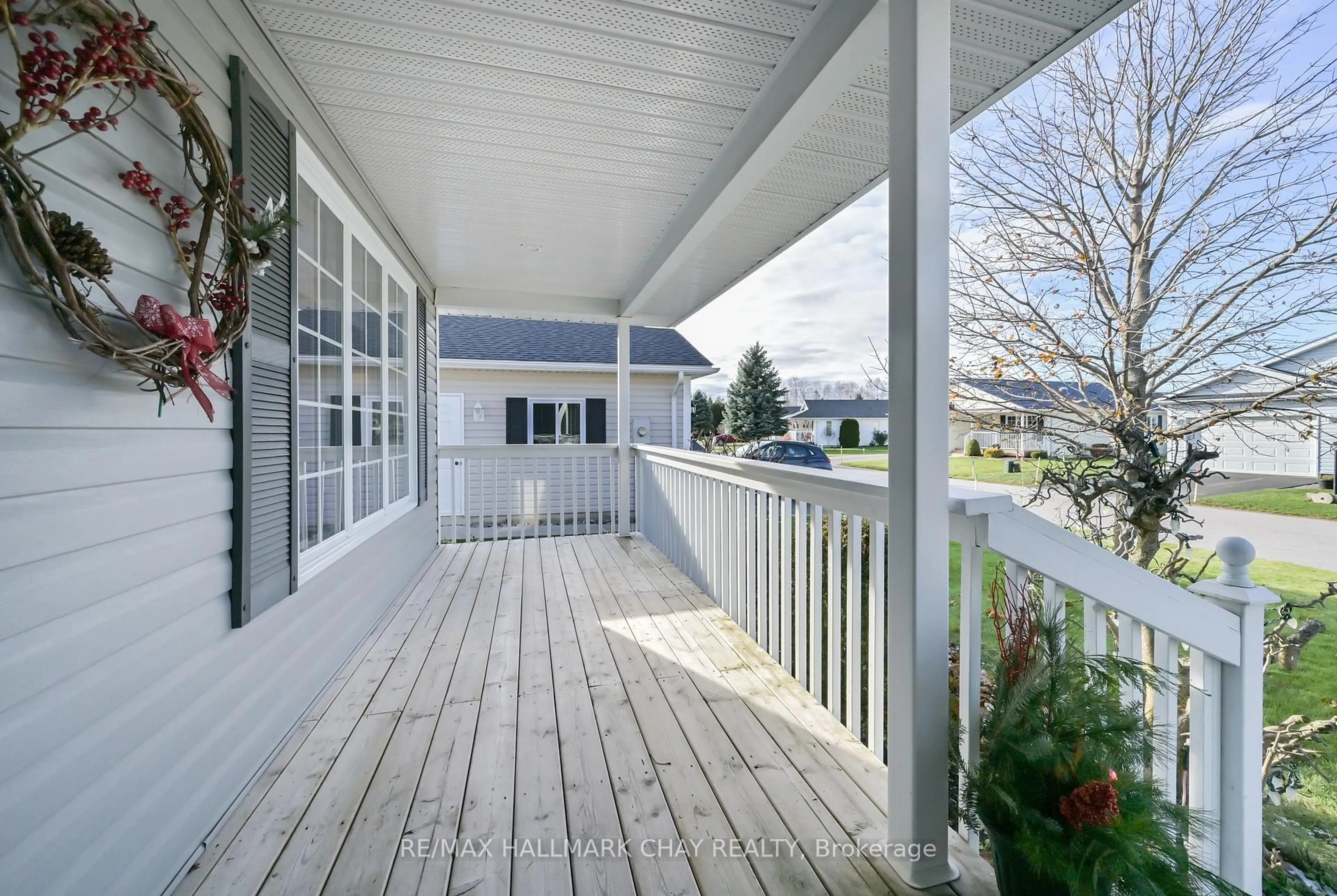 Patio, unknown for 38 Kentucky Ave, Wasaga Beach Ontario L9Z 3A8