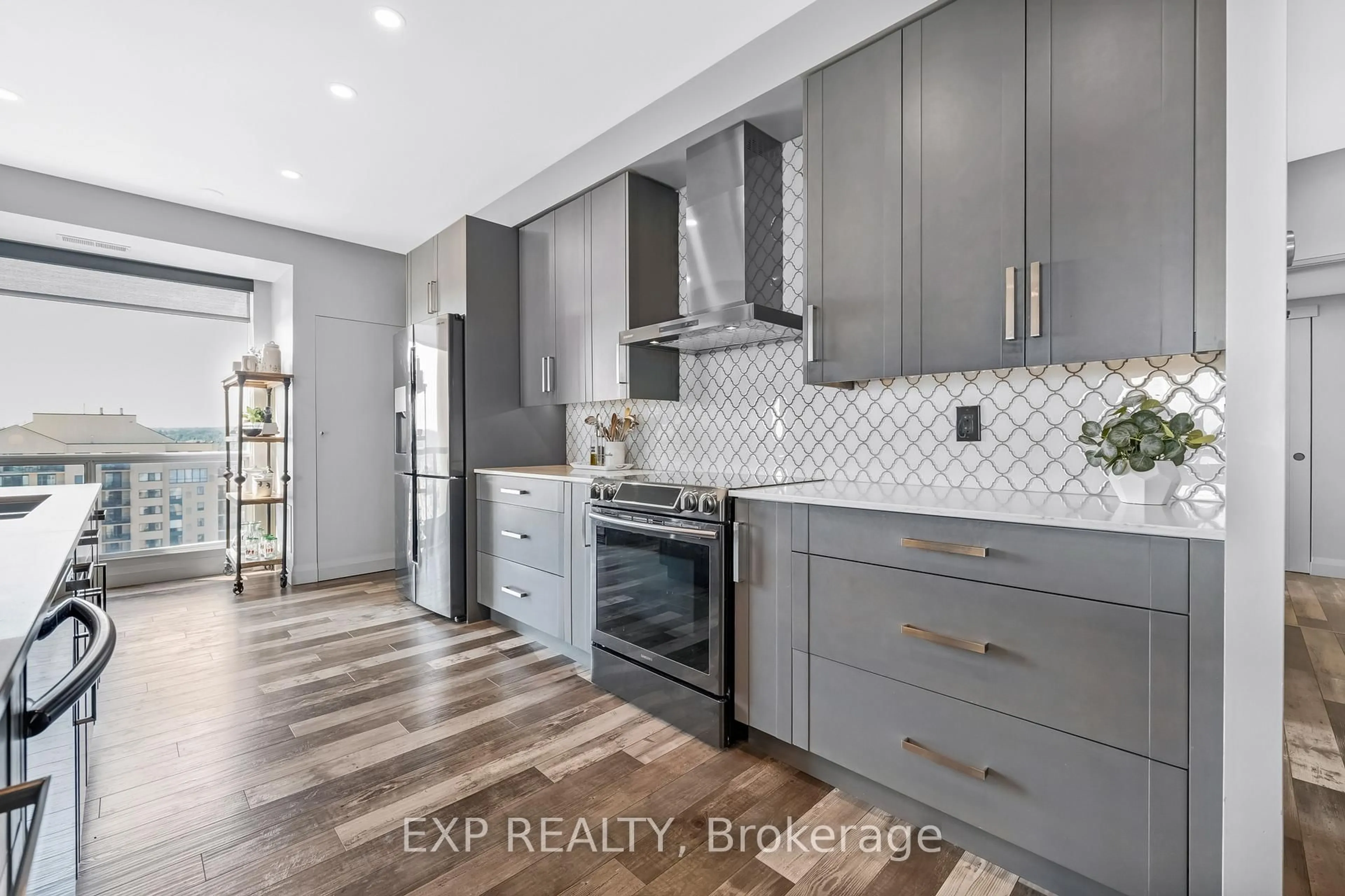 Open concept kitchen, ceramic/tile floor for 65 Ellen St #1502, Barrie Ontario L4N 3A5