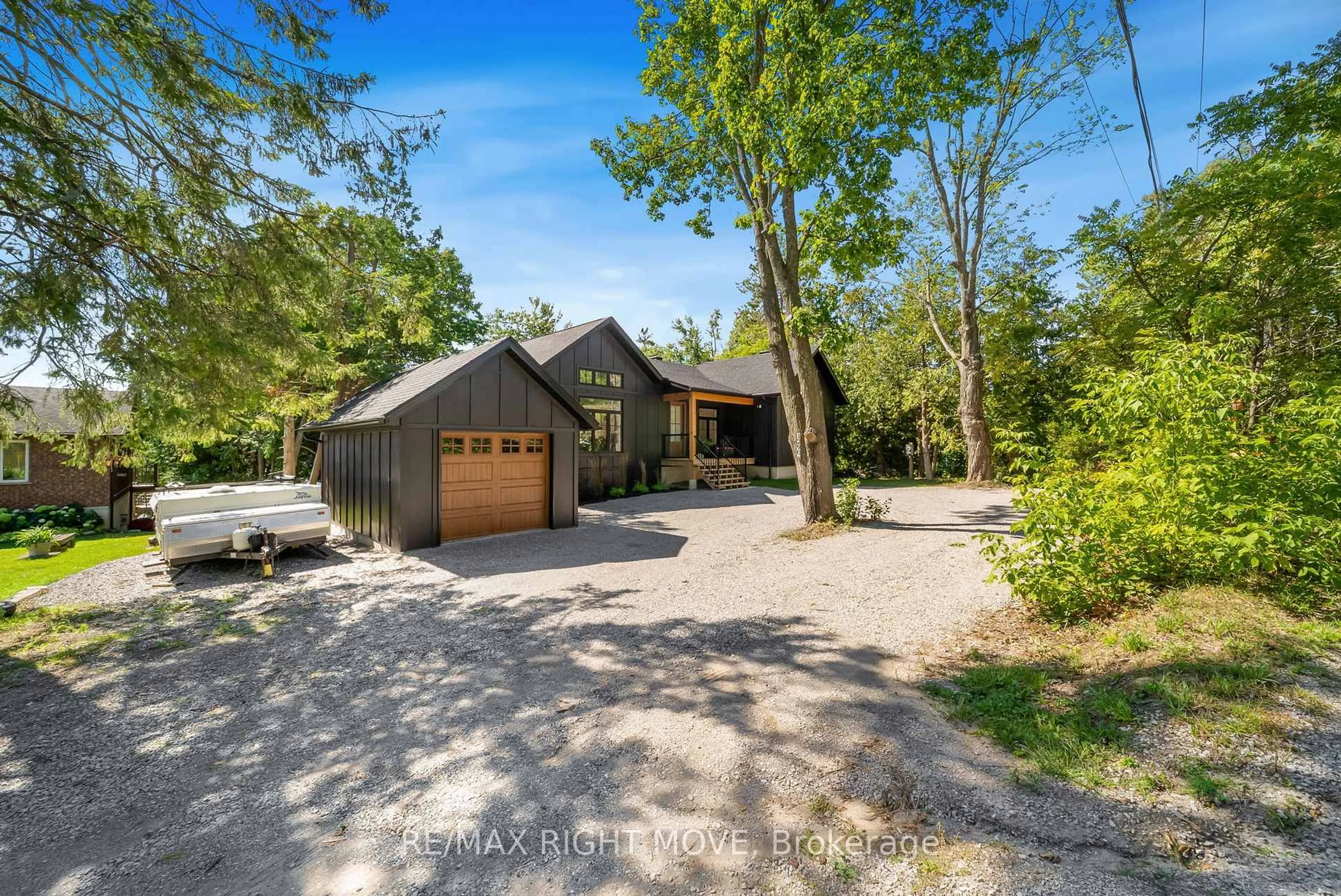 A pic from outside/outdoor area/front of a property/back of a property/a pic from drone, unknown for 1290 A Line 15, Oro-Medonte Ontario L3V 8C6