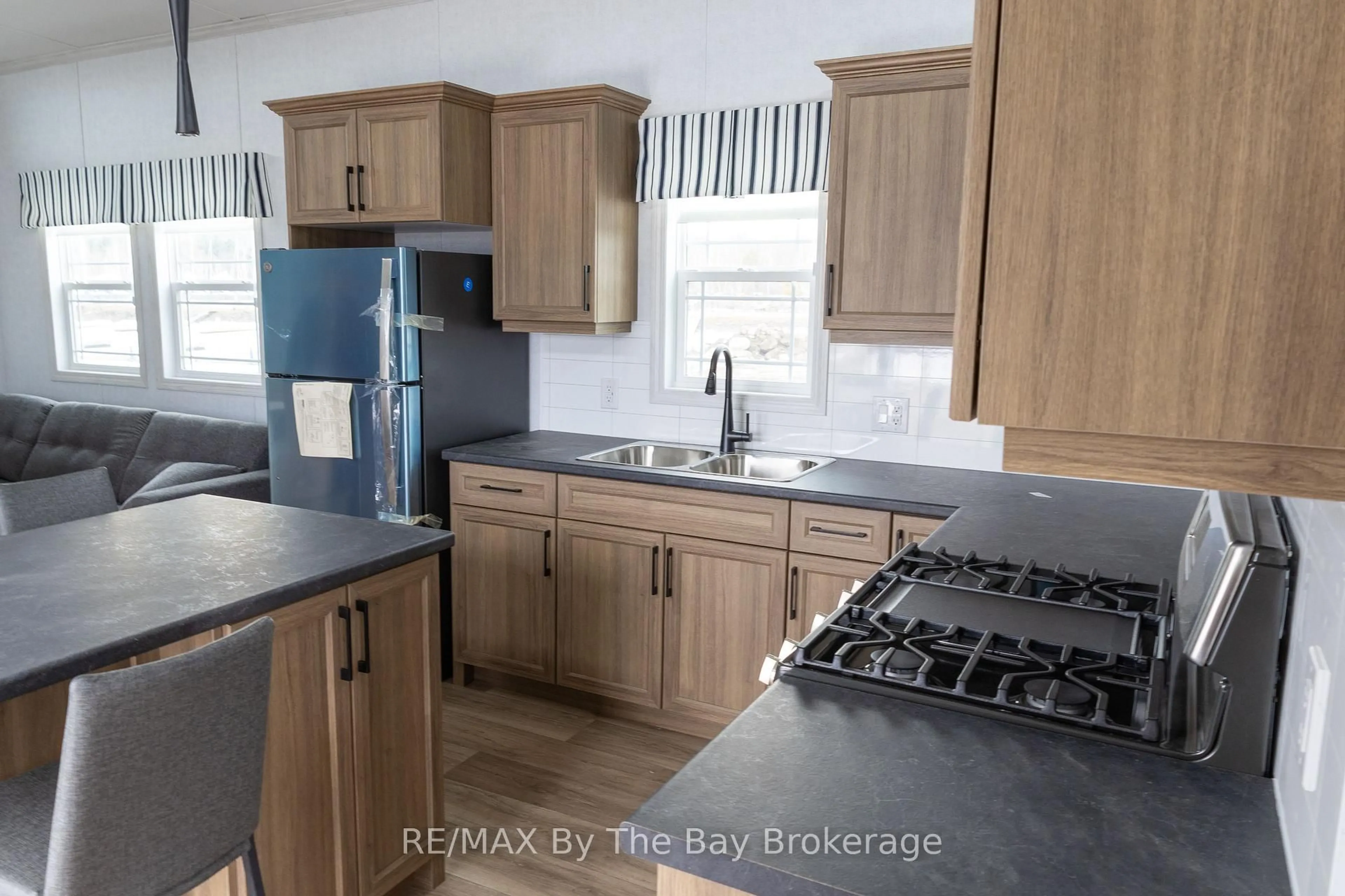 Standard kitchen, unknown for 3282 OGDENS BEACH Rd #64, Tay Ontario L9S 2K6