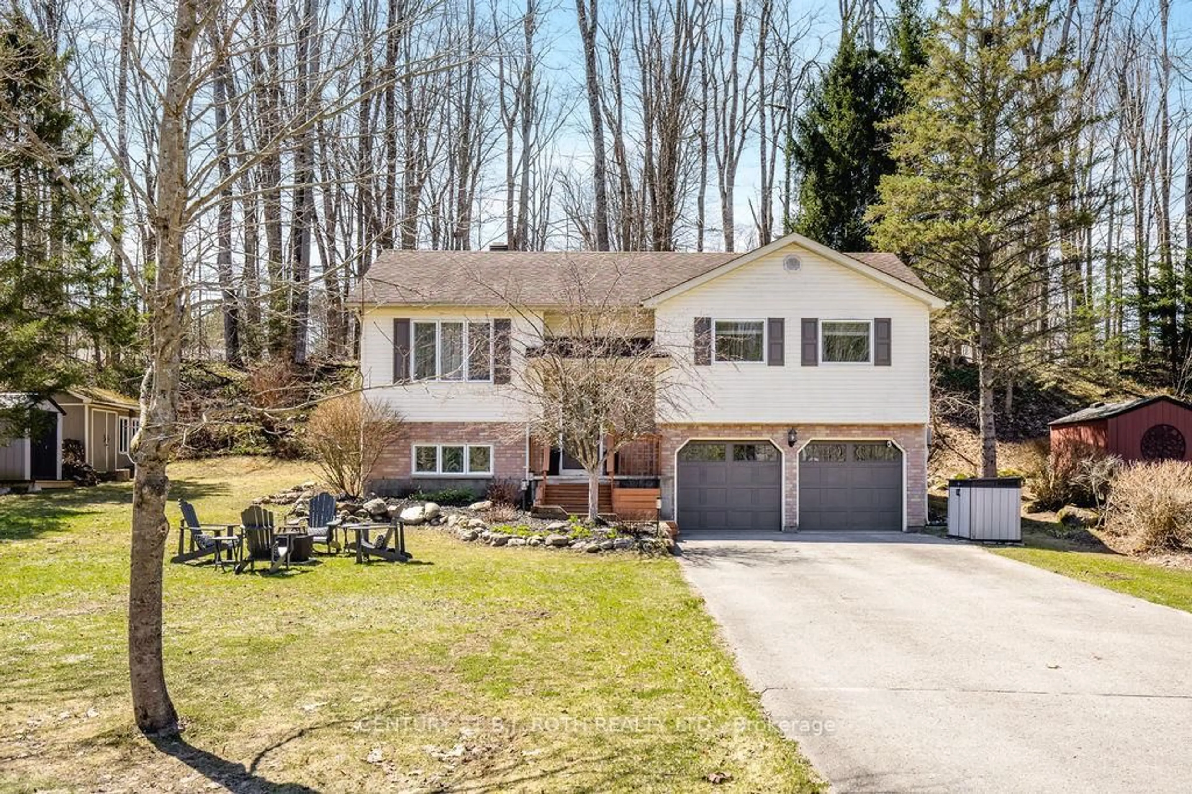 Home with vinyl exterior material, street for 15 Sugarbush Rd, Oro-Medonte Ontario L0K 1E0