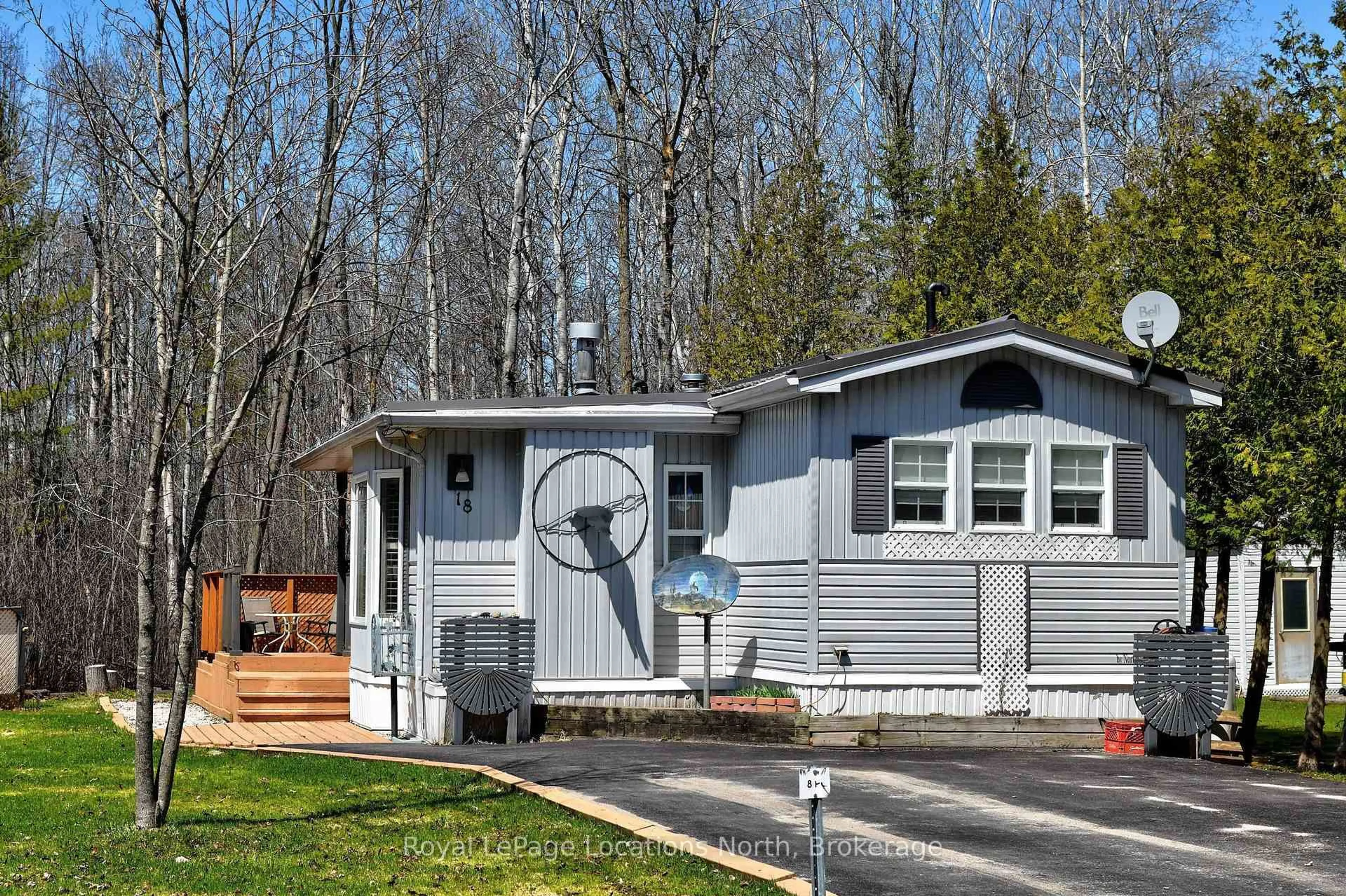 Home with vinyl exterior material, unknown for 18 Prince Charles Ave, Springwater Ontario L0L 1P0