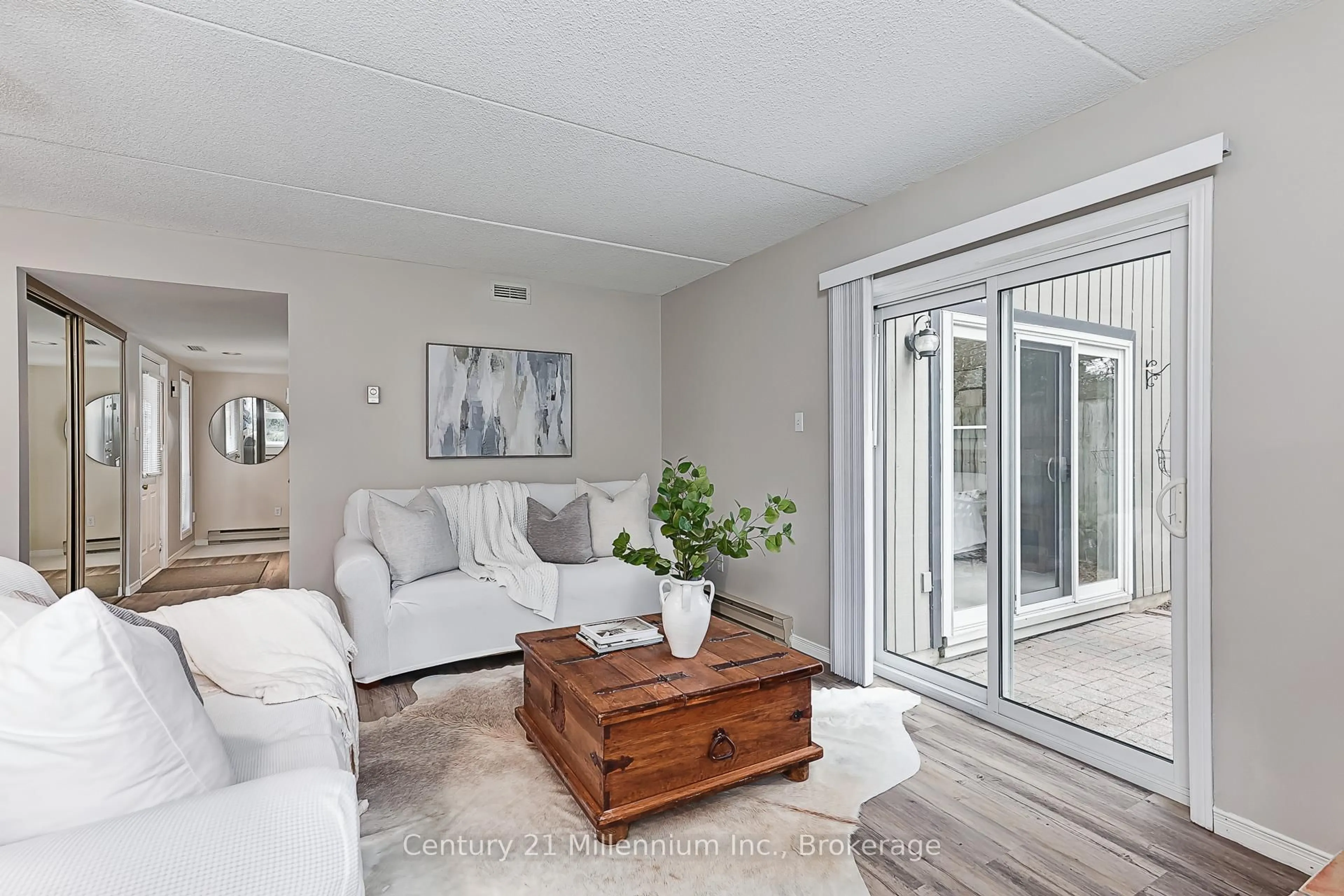 Living room with furniture, unknown for 409 Mariners Way, Collingwood Ontario L9Y 5C7