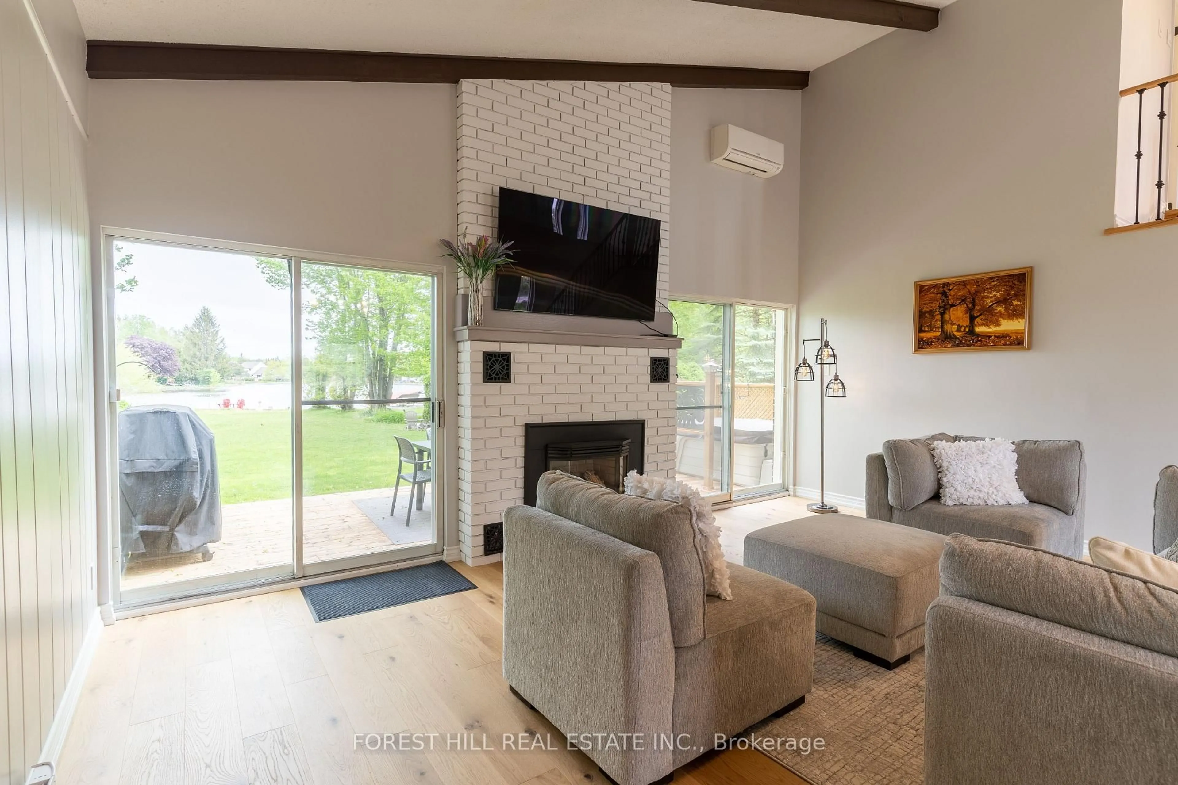 Living room with furniture, unknown for 35 Turtle Path, Ramara Ontario L0K 1B0
