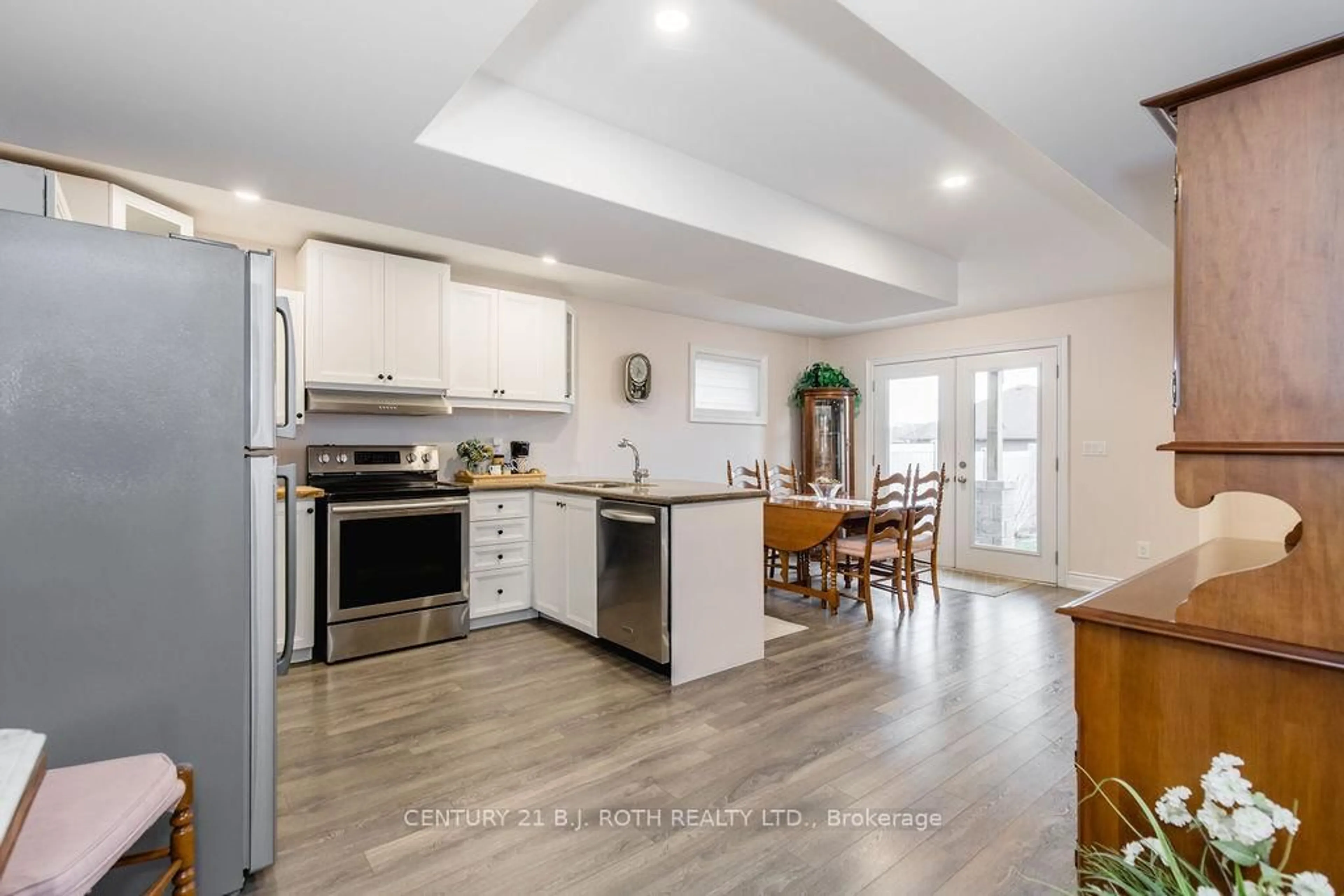 Open concept kitchen, unknown for 3105 Monarch Dr, Orillia Ontario L3V 8K3
