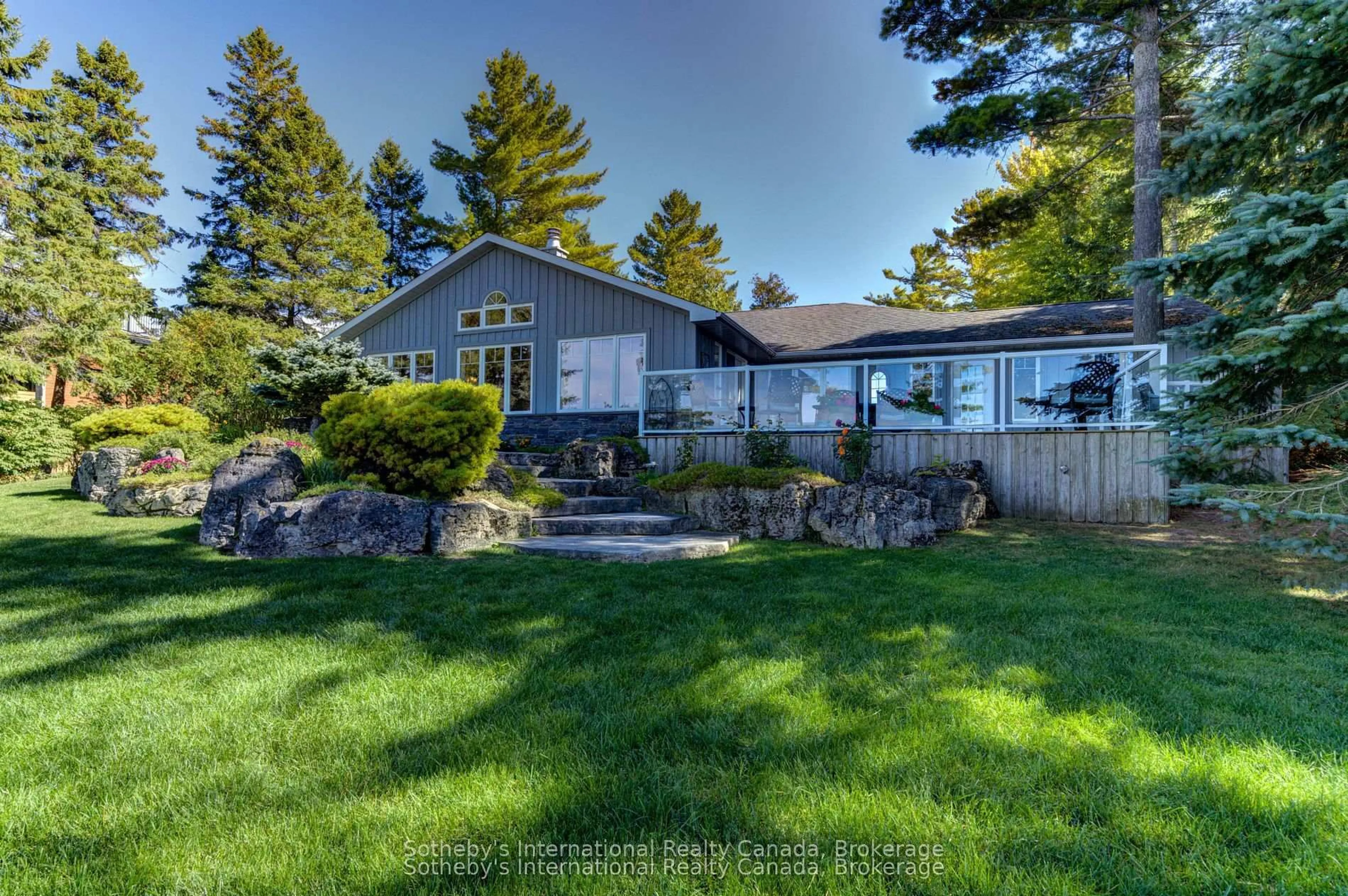 A pic from outside/outdoor area/front of a property/back of a property/a pic from drone, unknown for 1036 River Rd, Wasaga Beach Ontario L9Z 2P7