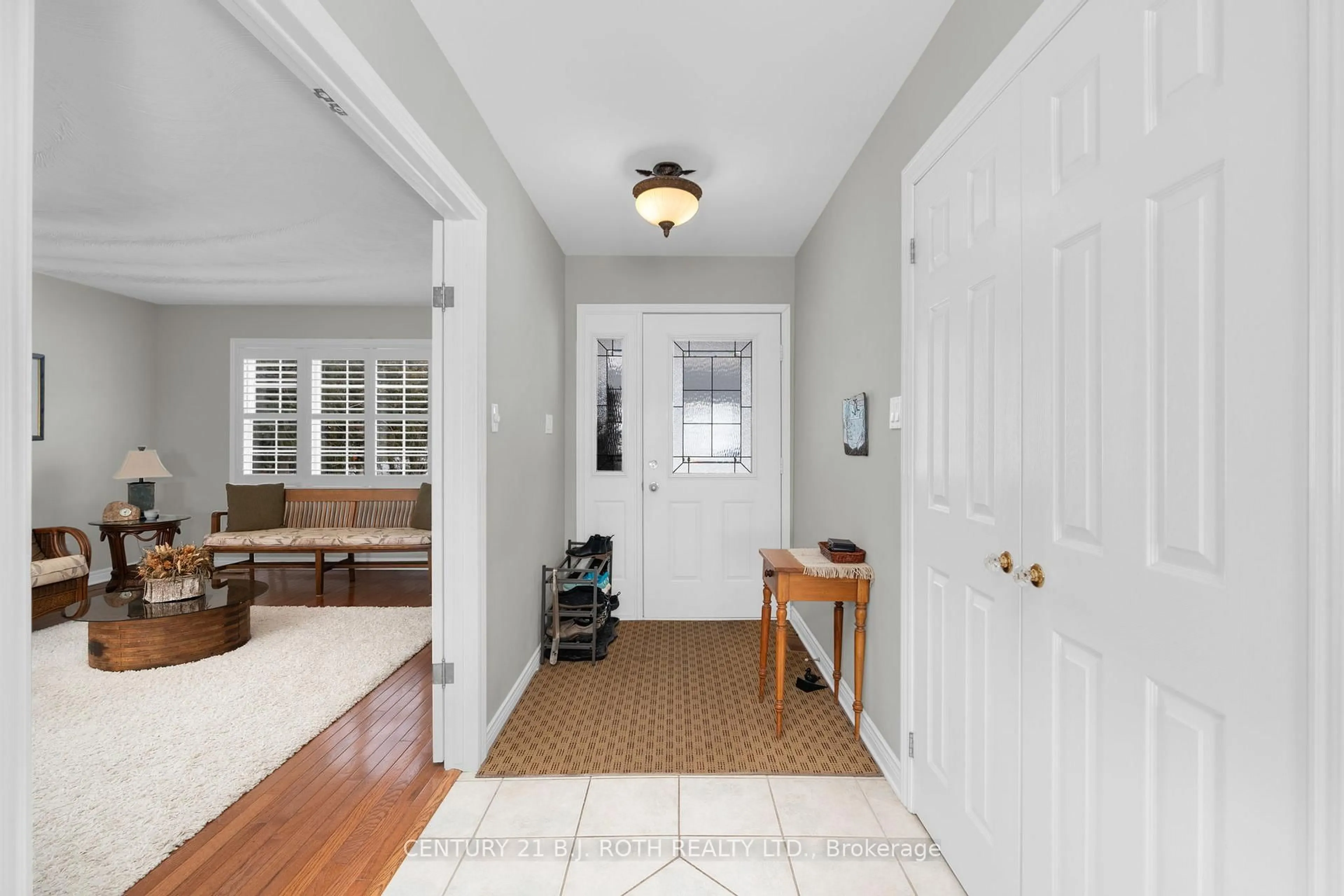 Indoor entryway for 4307 Orkney Beach Rd, Ramara Ontario L3V 0S1