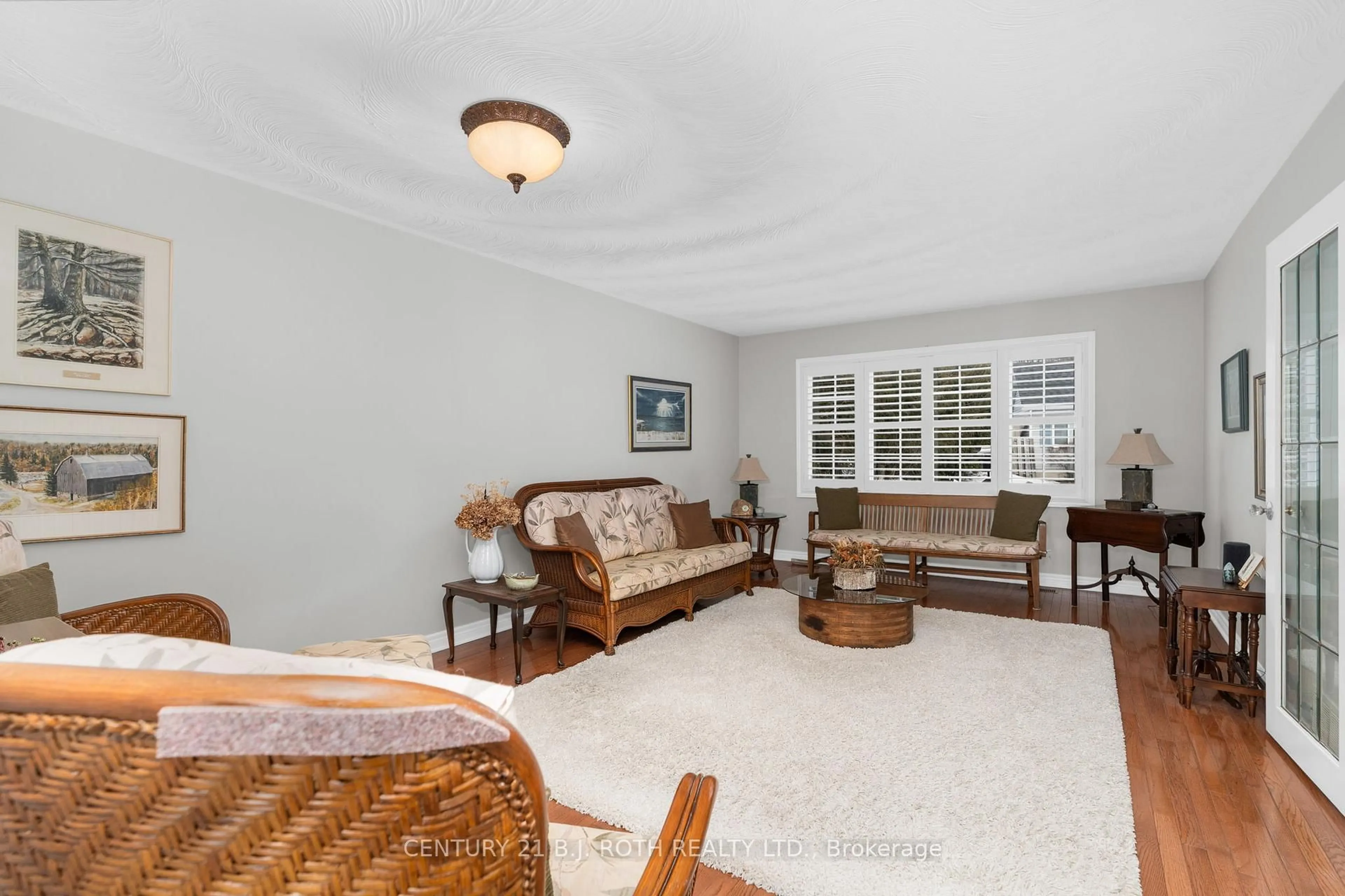 Living room with furniture, unknown for 4307 Orkney Beach Rd, Ramara Ontario L3V 0S1