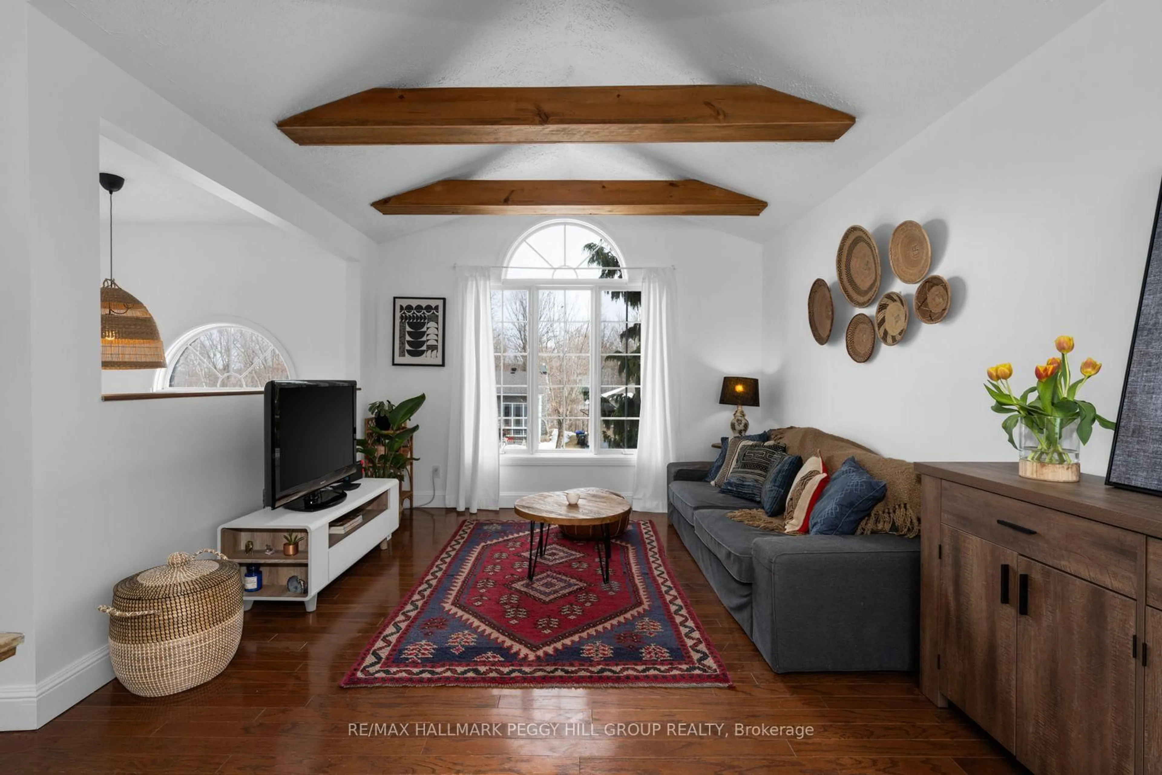Living room with furniture, unknown for 821 Birchwood Dr, Midland Ontario L4R 4Y3