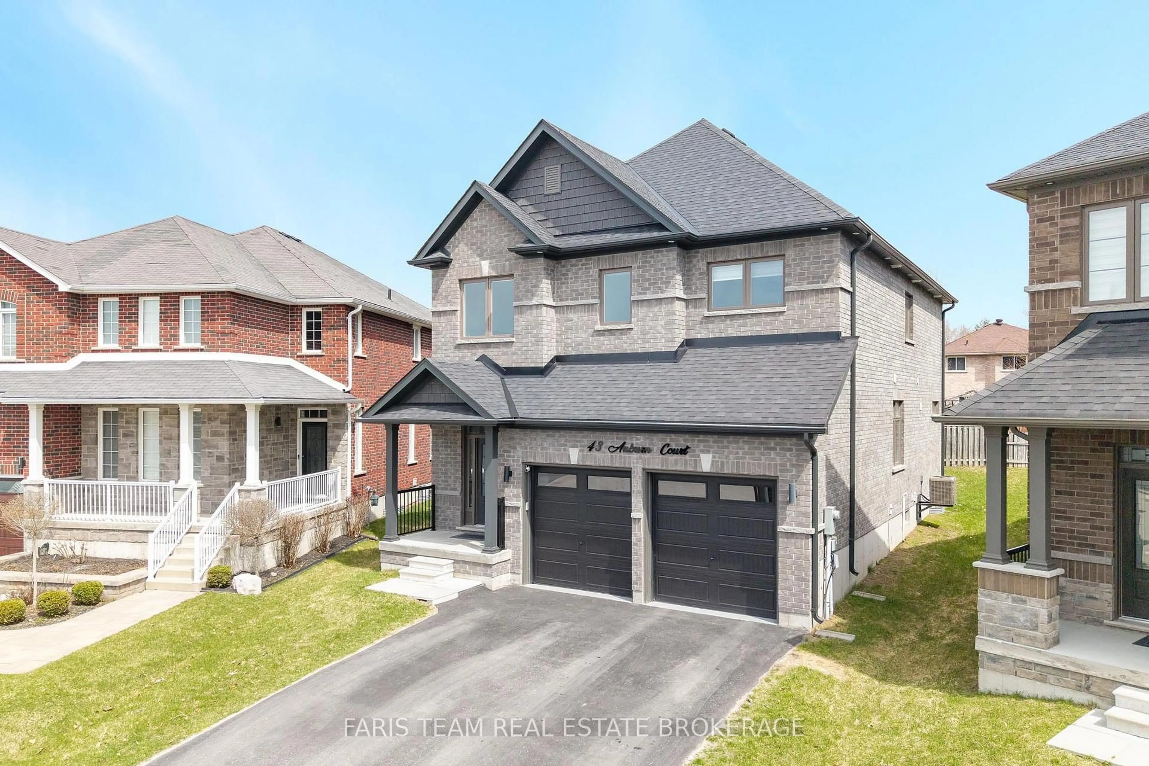 Home with brick exterior material, street for 43 Auburn Crt, Barrie Ontario L4N 0A5
