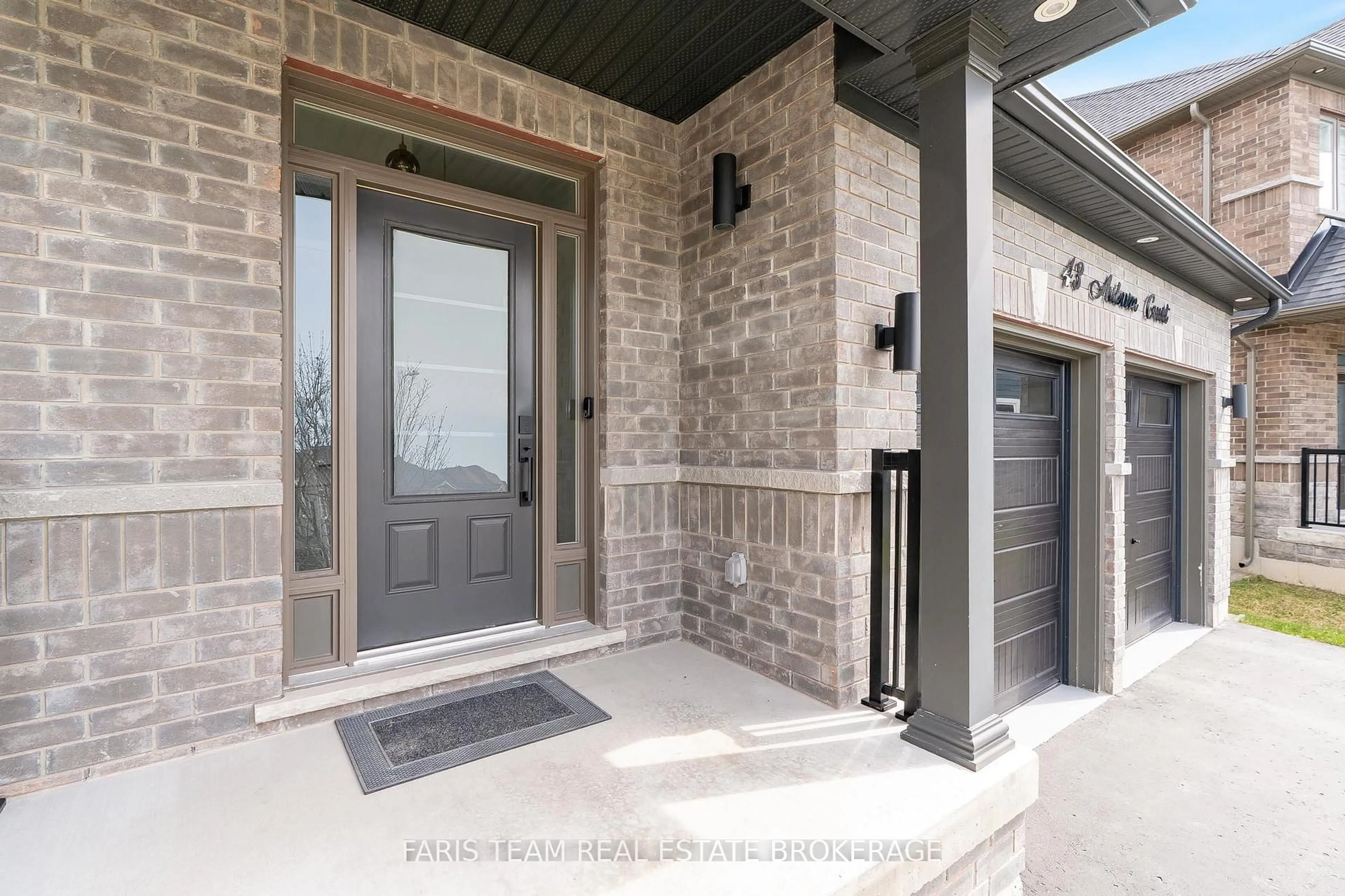 Unknown for 43 Auburn Crt, Barrie Ontario L4N 0A5