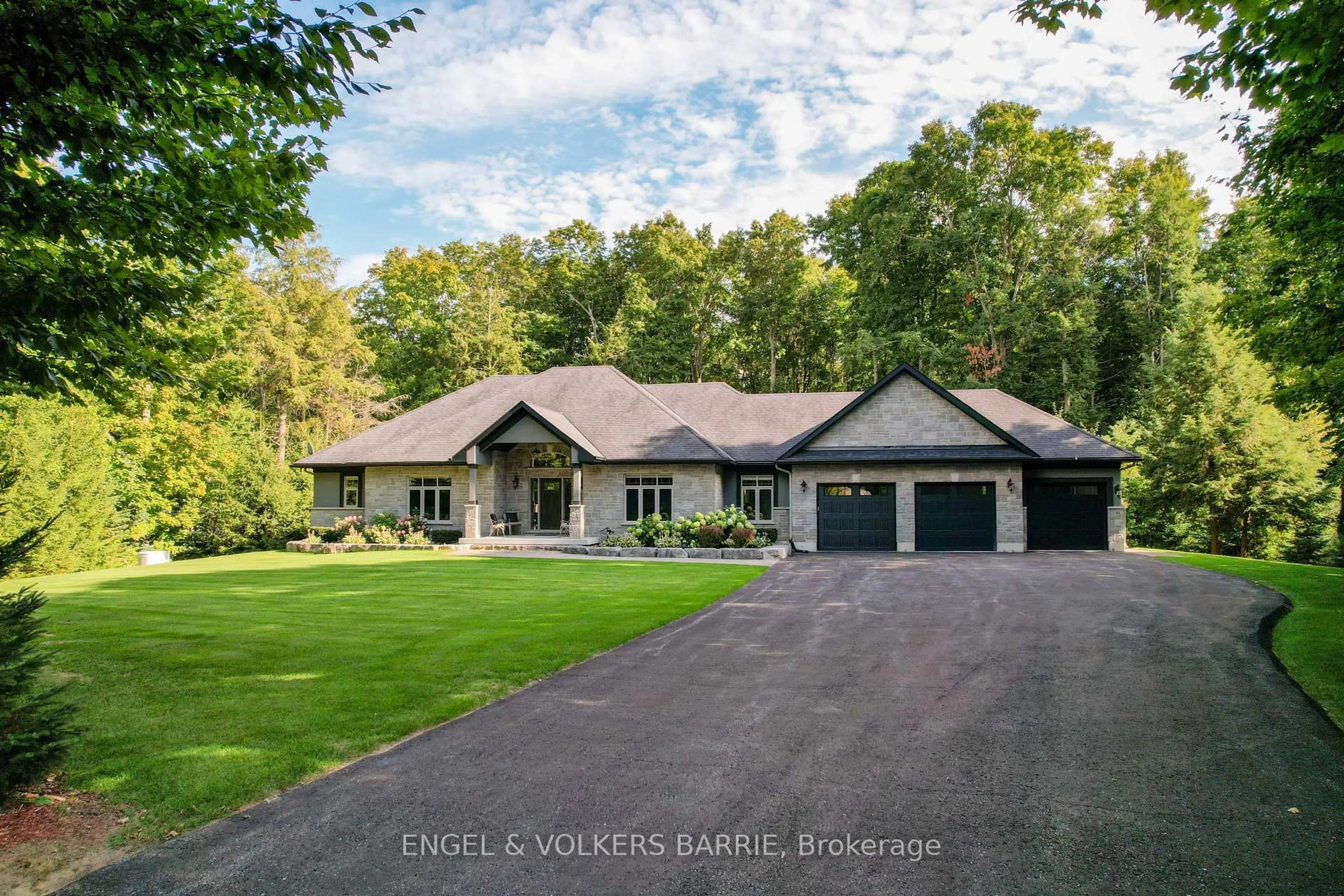 A pic from outside/outdoor area/front of a property/back of a property/a pic from drone, unknown for 7 Gallagher Cres, Springwater Ontario L0L 1X0