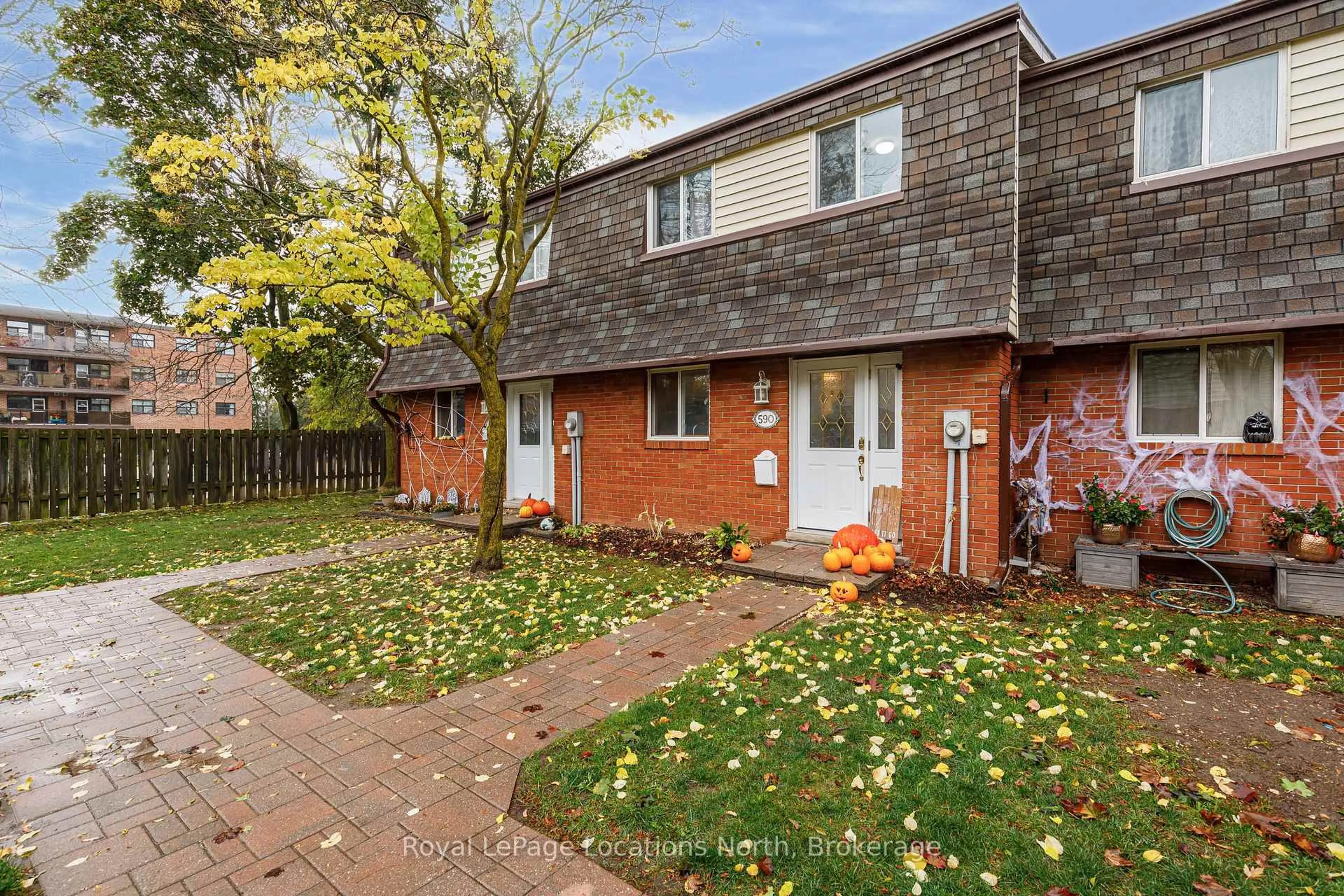Home with brick exterior material, street for 590 Tenth St, Collingwood Ontario L9Y 4C1