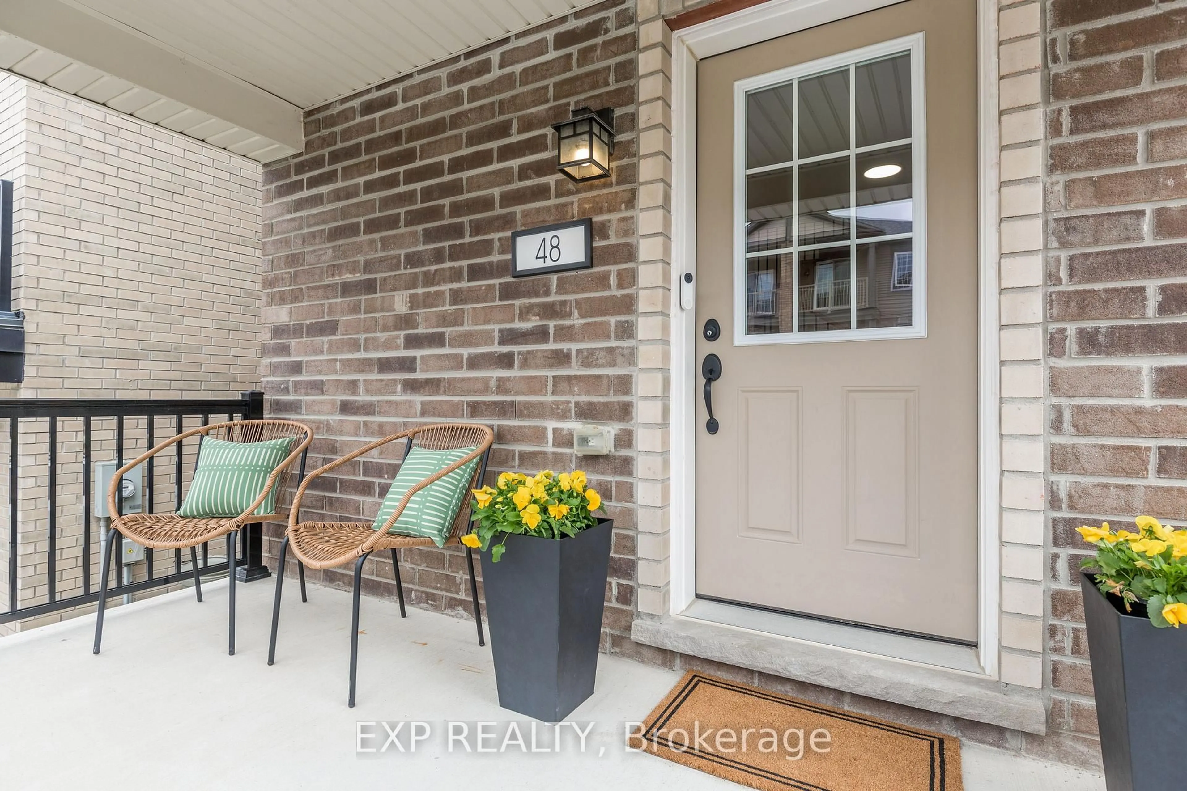 Indoor entryway for 48 Hay Lane, Barrie Ontario L9J 0T8